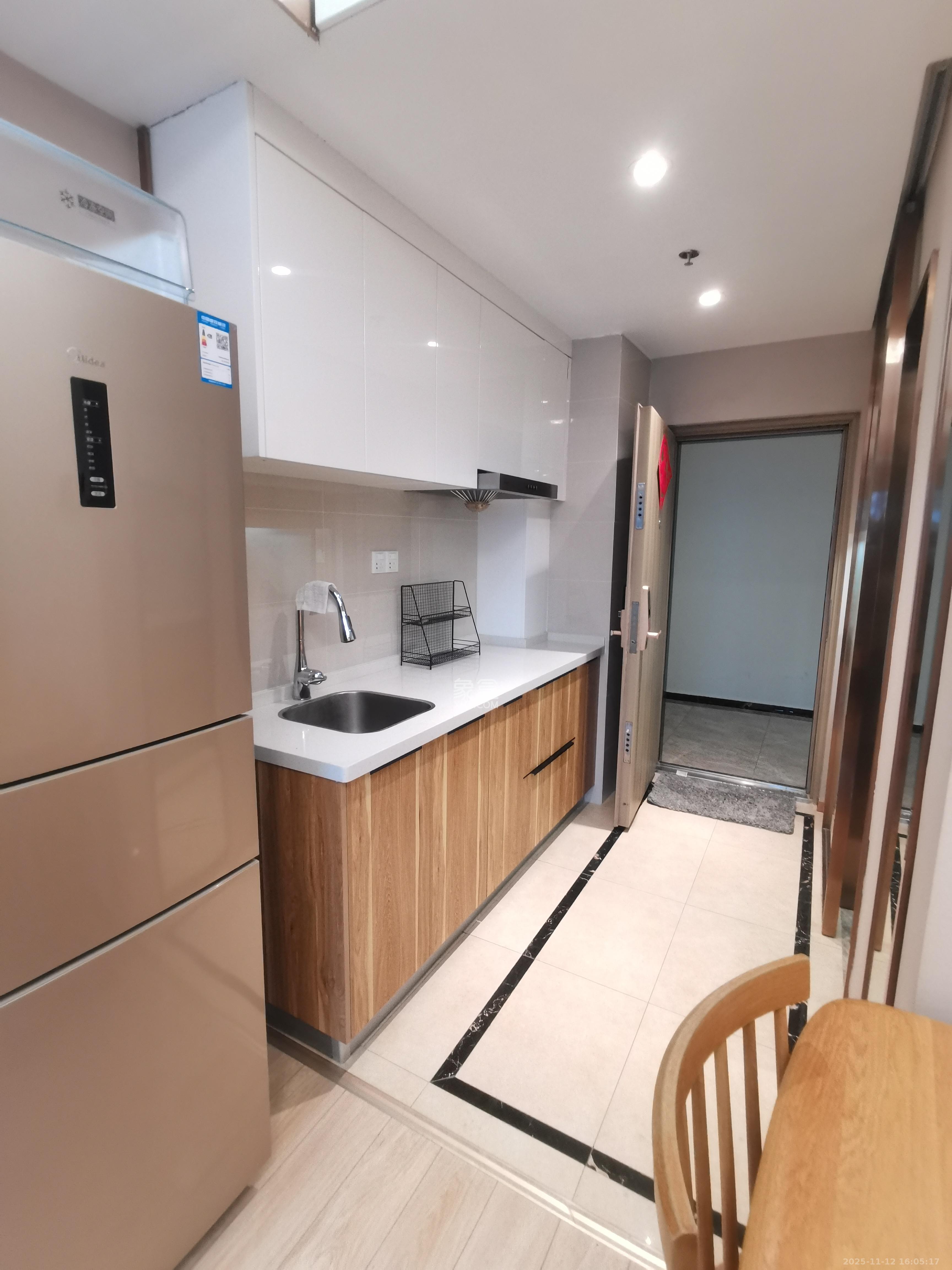 远洋外滩壹号 1室1厅1卫 2000.0元/月 远洋外滩壹号 1室1厅1卫 2000.0元/月室内图