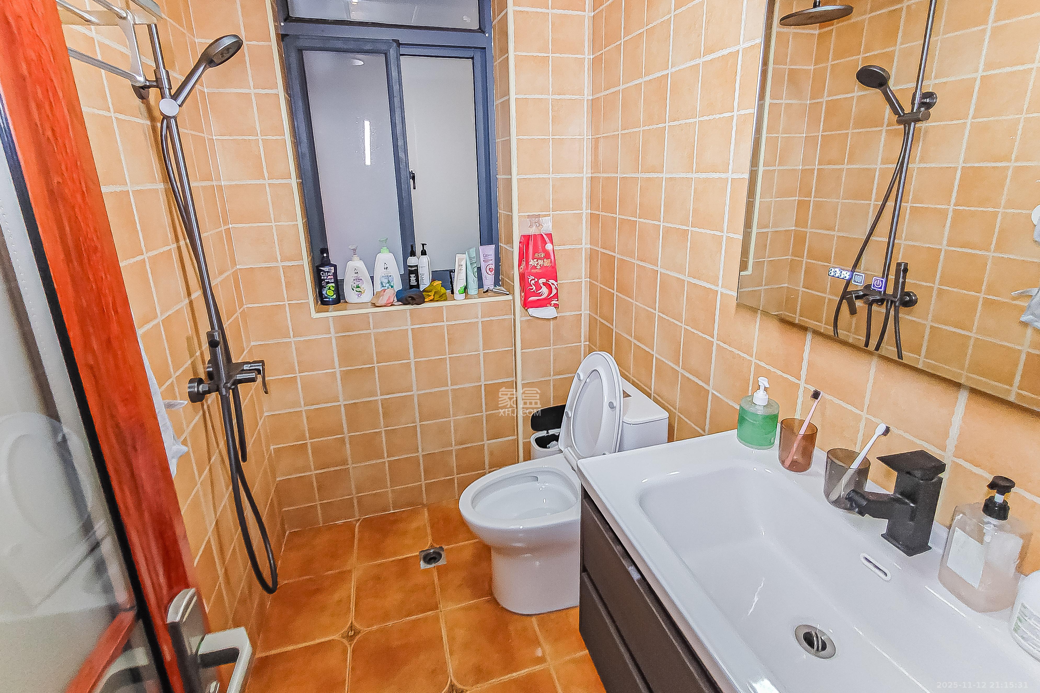 阳光锦城 2室1厅1卫 115.0万 阳光锦城 2室1厅1卫 115.0万卫生间