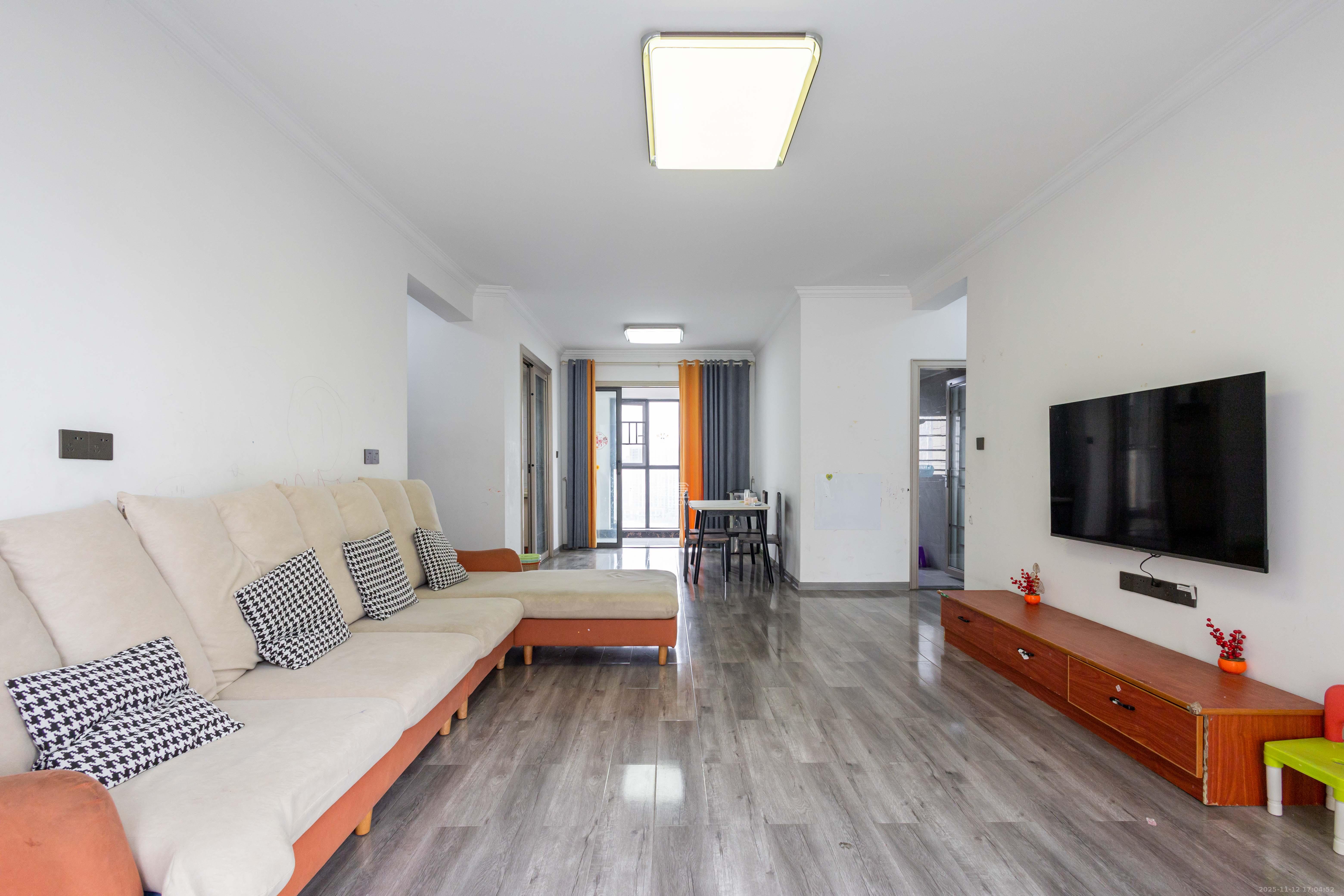 中交中央公园D4区  4室2厅2卫    148.0万