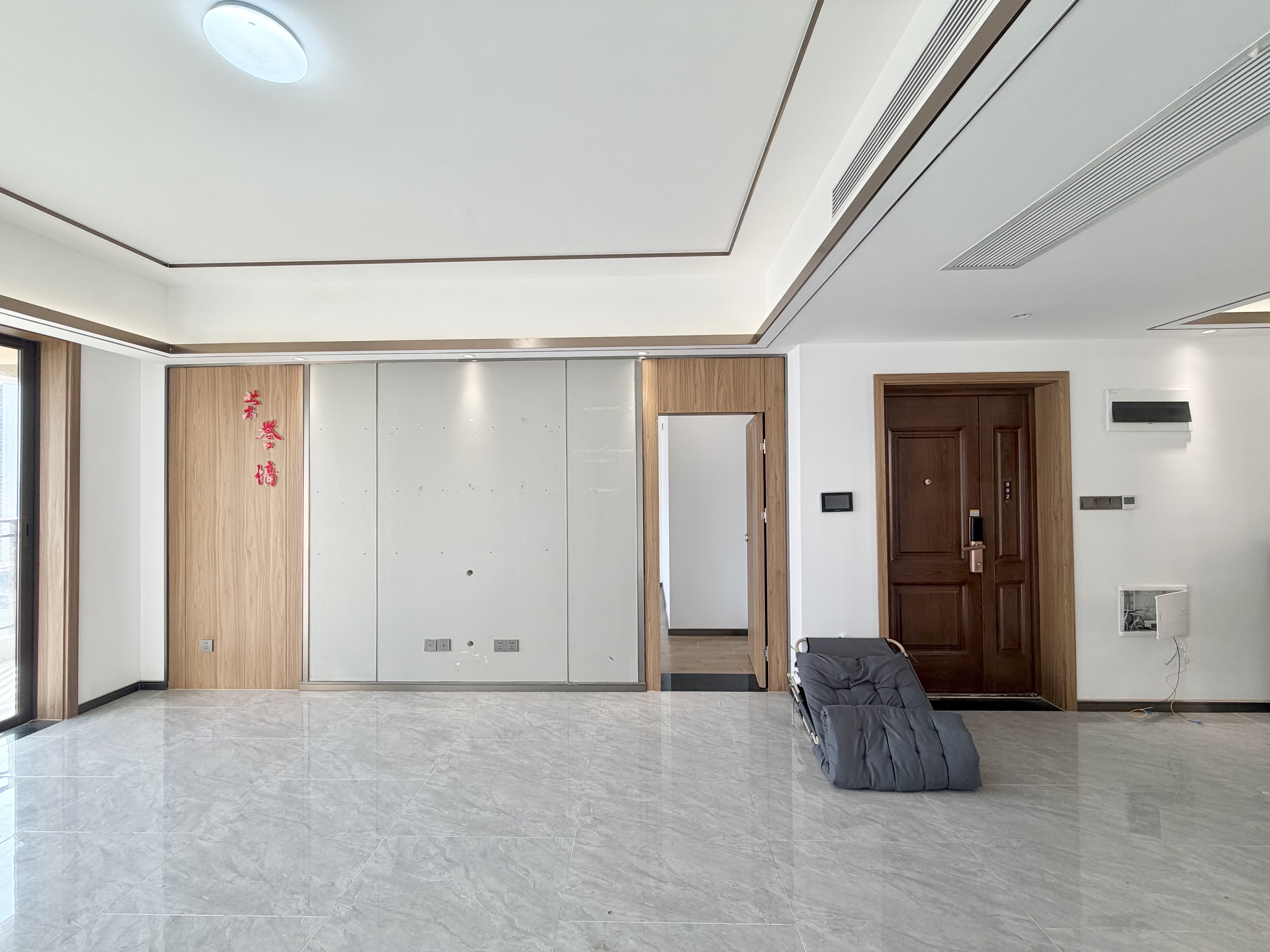 海航豪庭南苑  3室2厅2卫    5500.0元/月室内图