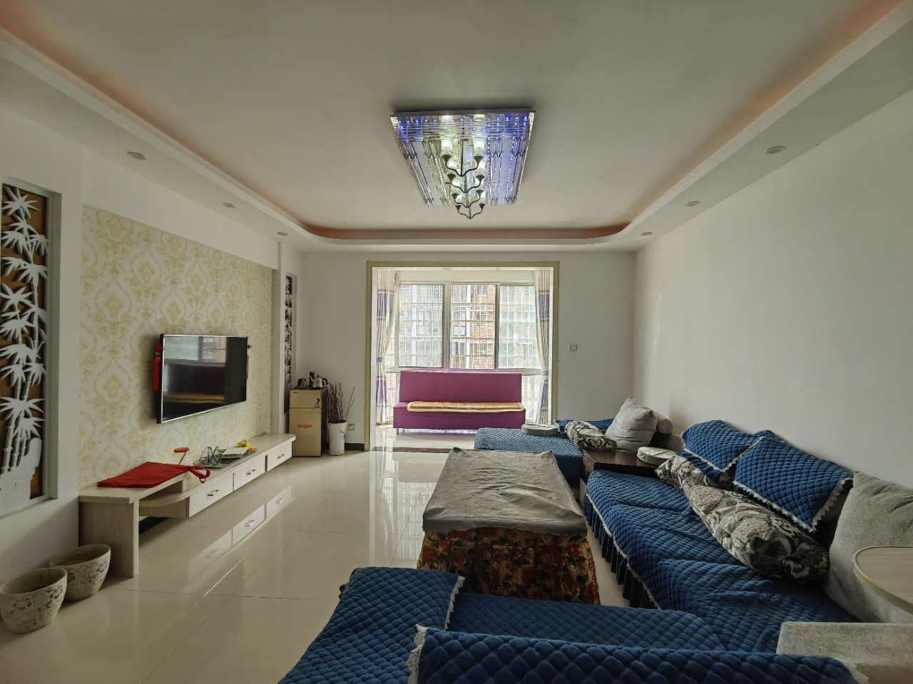 香山红叶 3室2厅2卫 1500.0元/月 香山红叶 3室2厅2卫 1500.0元/月室内图