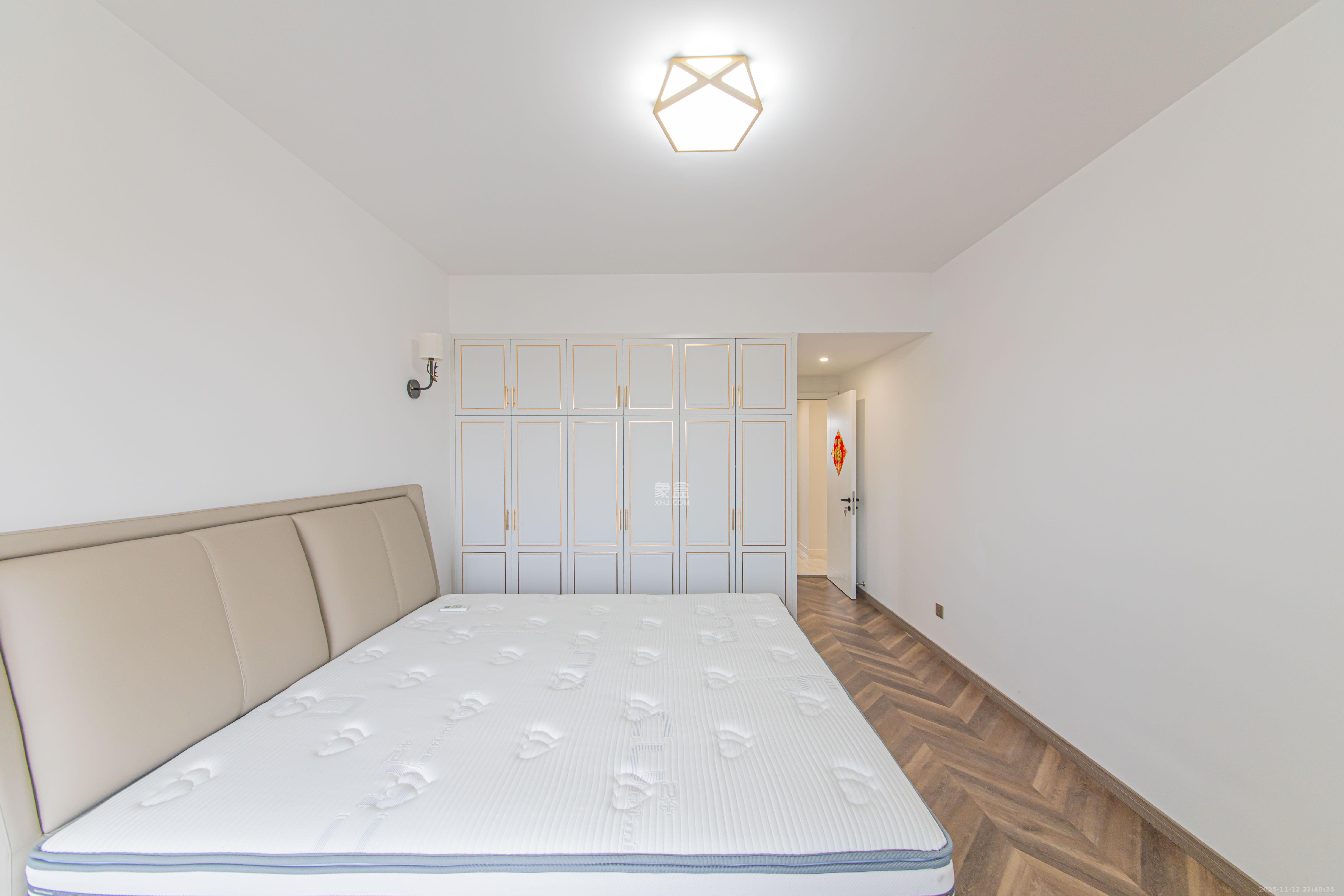 北辰中央公园DF区  4室2厅2卫    140.0万卧室