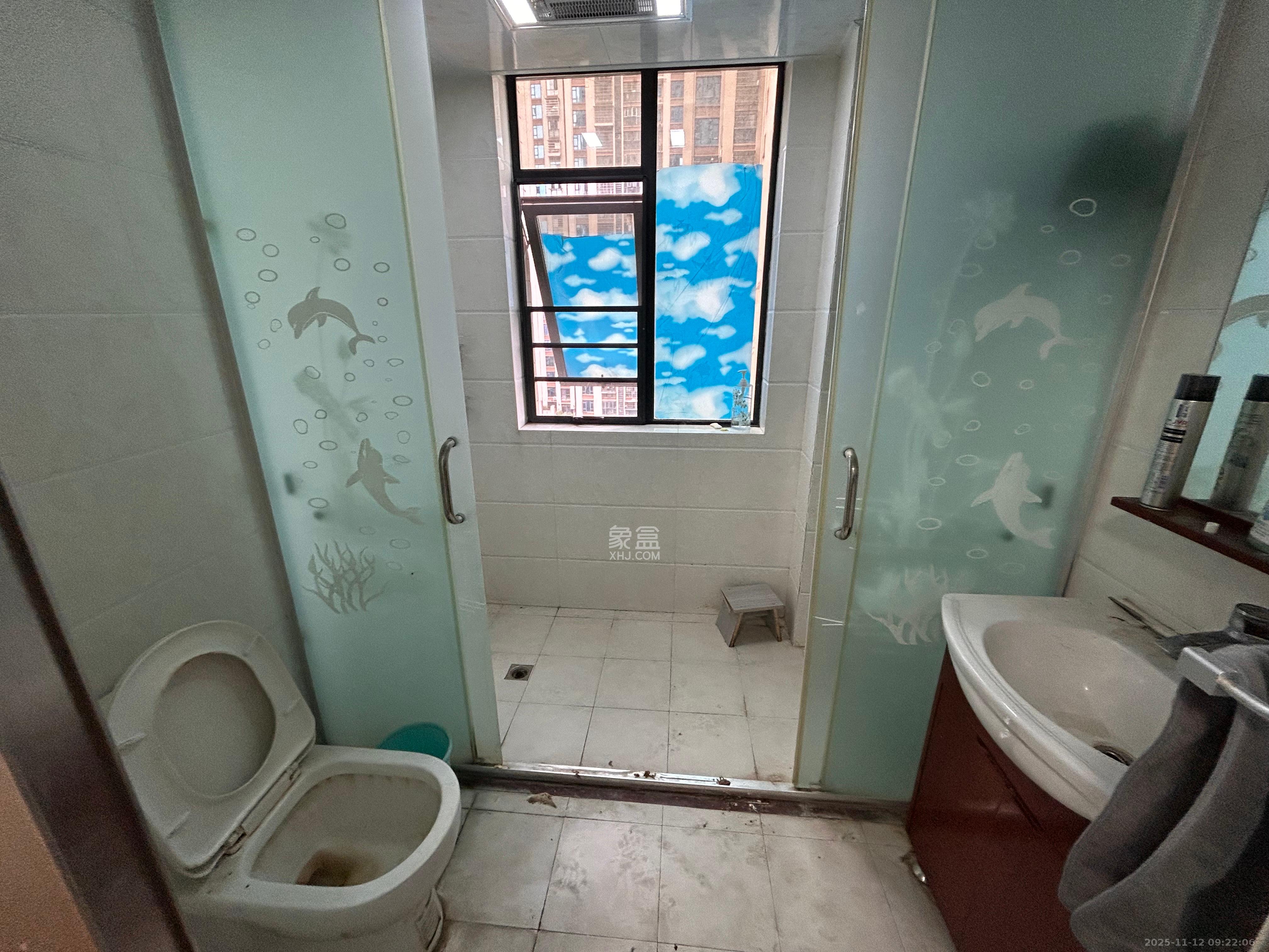 天元涉外景园B区 3室2厅2卫 2600.0元/月 天元涉外景园B区 3室2厅2卫 2600.0元/月室内图