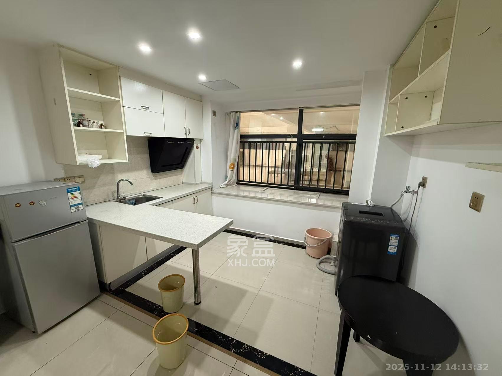 蓝湾国际广场  1室1厅1卫    1400.0元/月室内图