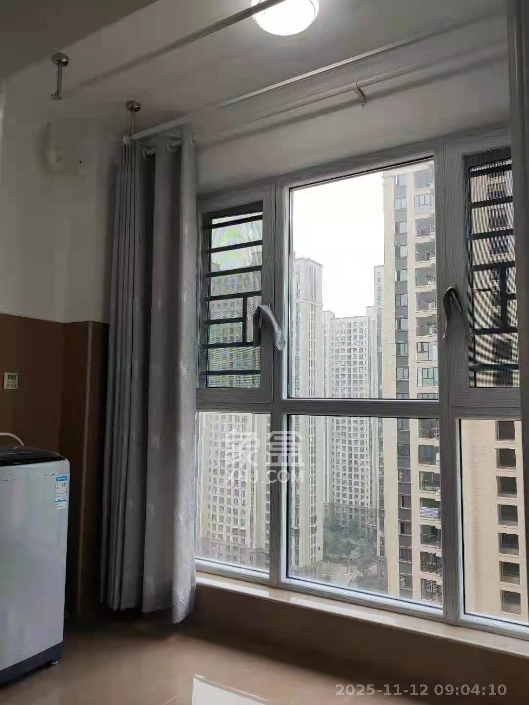 绿地新都会 3室2厅1卫 2100.0元/月 绿地新都会 3室2厅1卫 2100.0元/月室内图