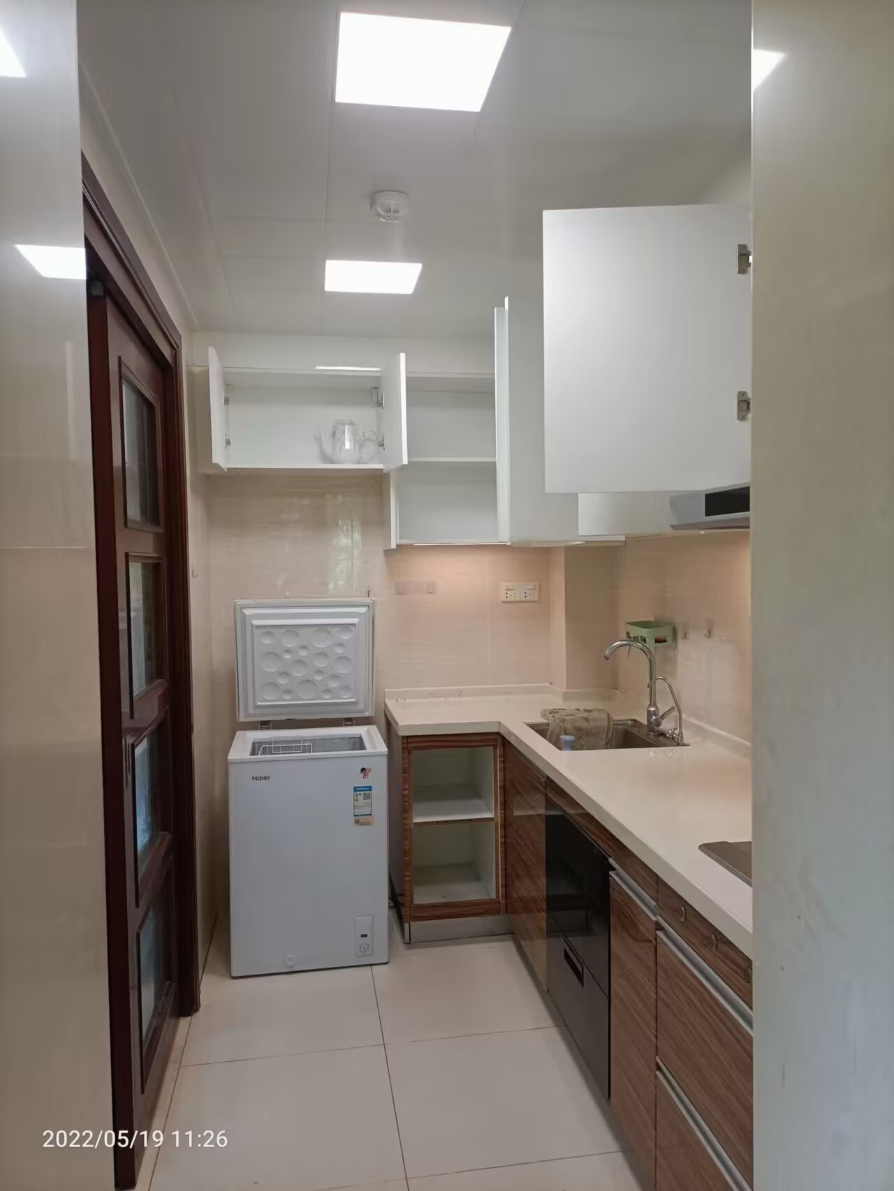 中海锦城 3室2厅2卫 195.0万 中海锦城 3室2厅2卫 195.0万客厅