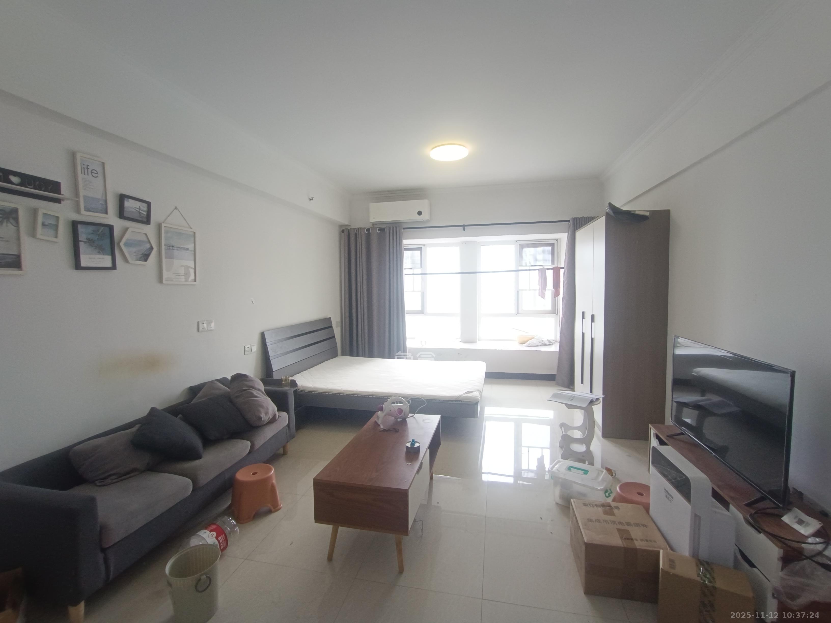 山与墅  1室1厅1卫    1250.0元/月室内图1