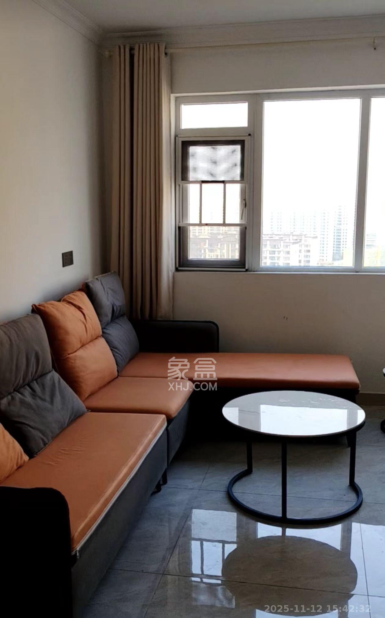 莲香园 3室2厅2卫 2000.0元/月 莲香园 3室2厅2卫 2000.0元/月室内图