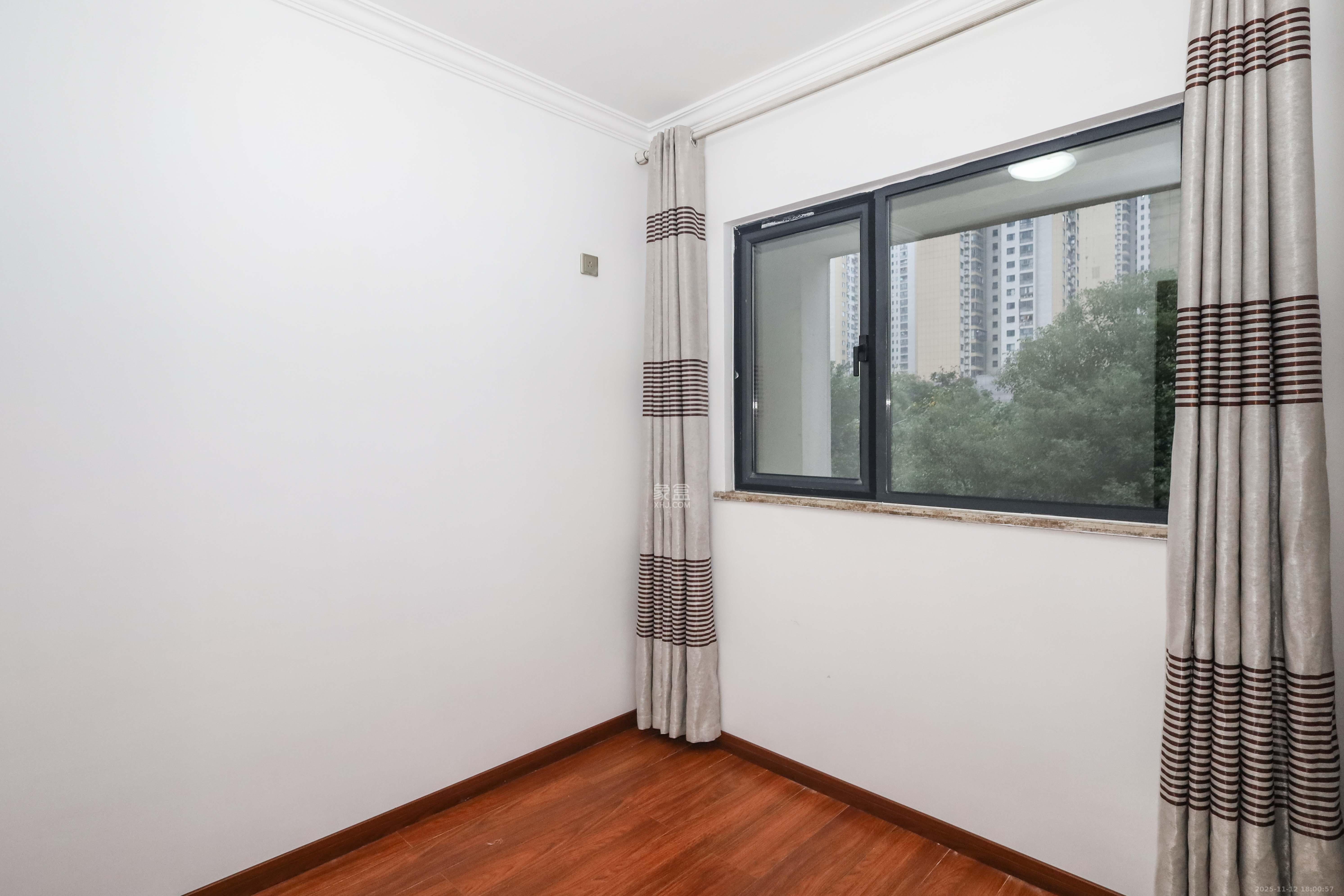 好莱城(弘德西街) 2室2厅1卫 58.0万 好莱城(弘德西街) 2室2厅1卫 58.0万卧室