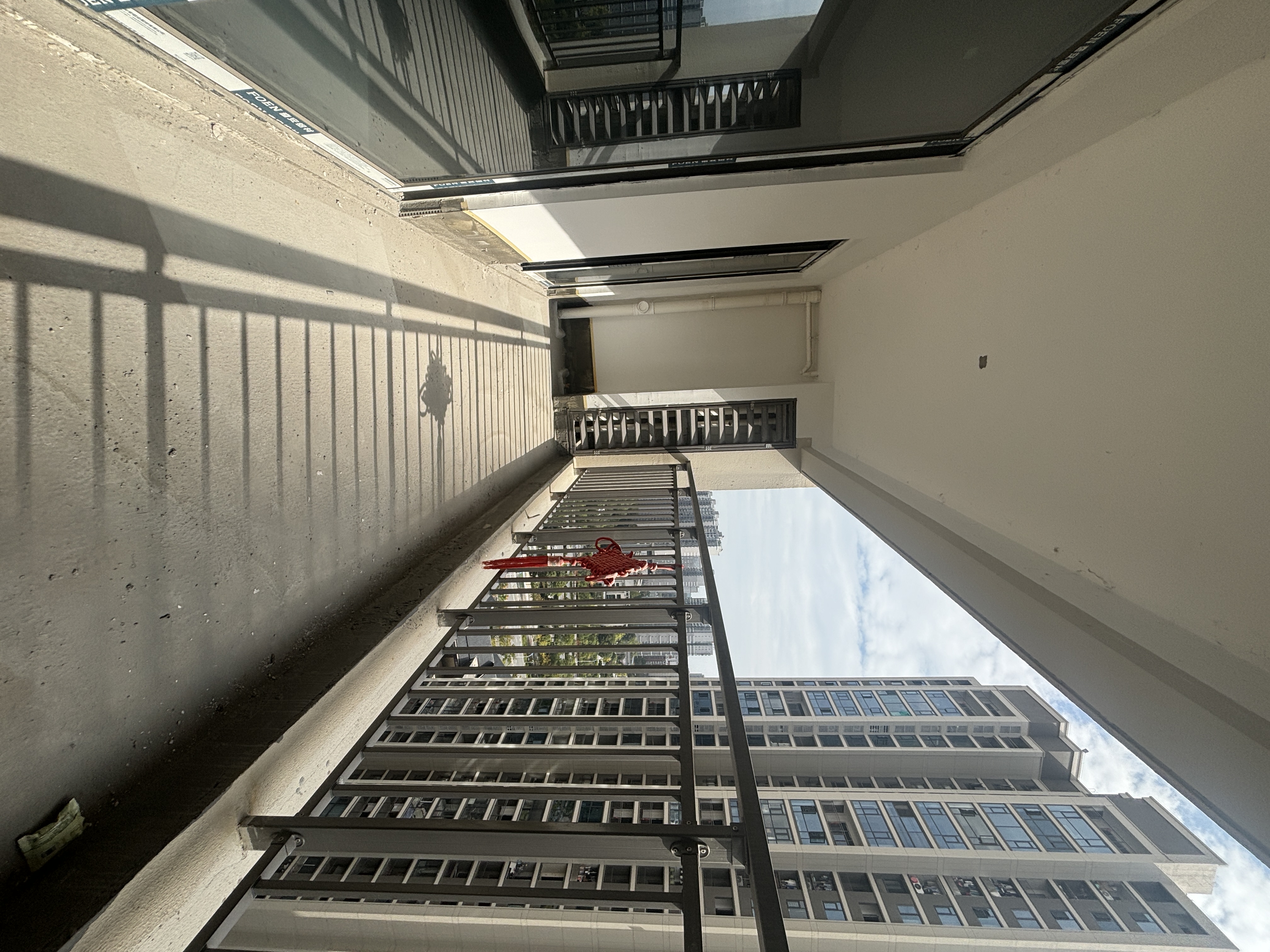 吾悦广场  4室2厅2卫    75.0万