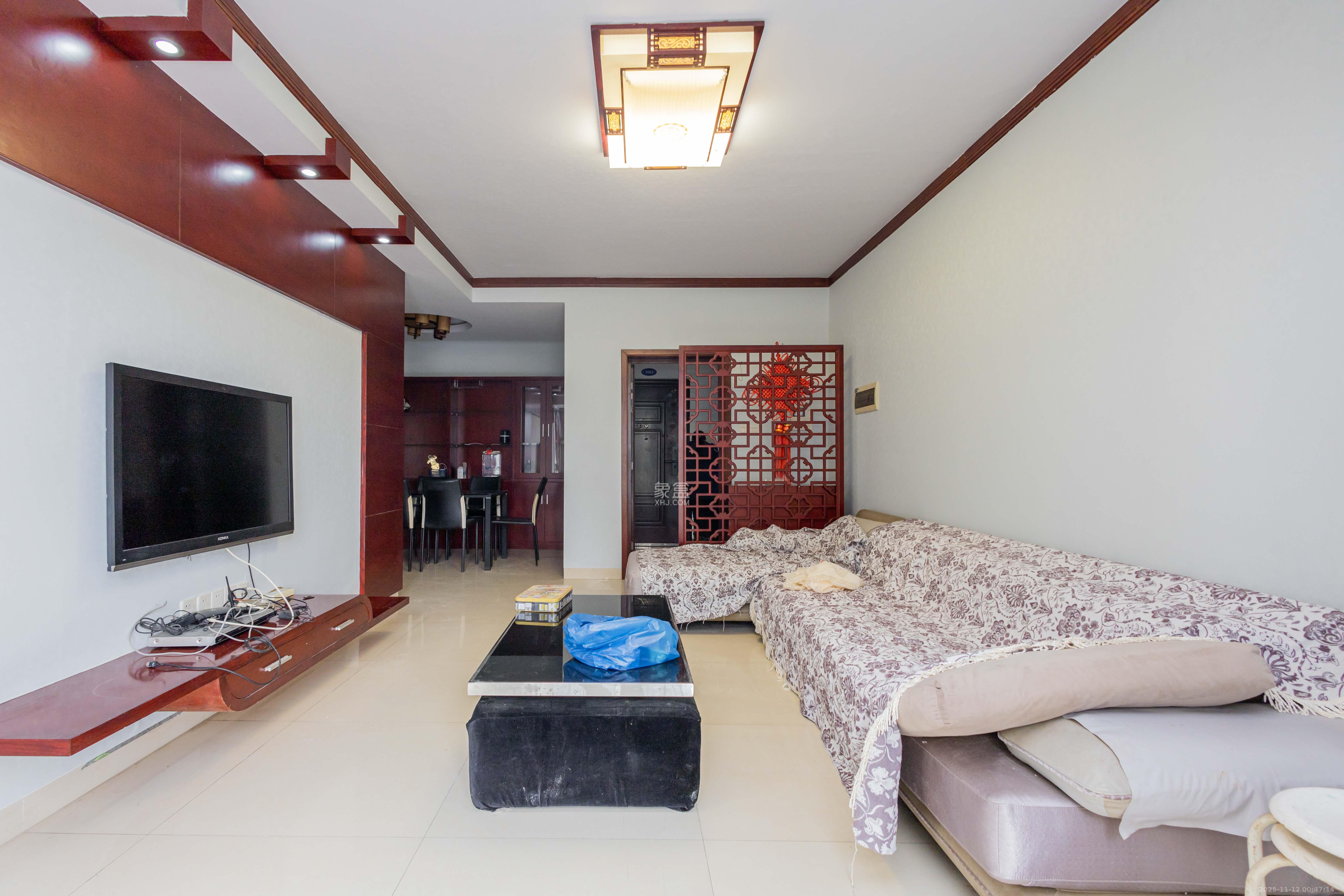 东门尚苑  3室2厅1卫    58.0万客厅