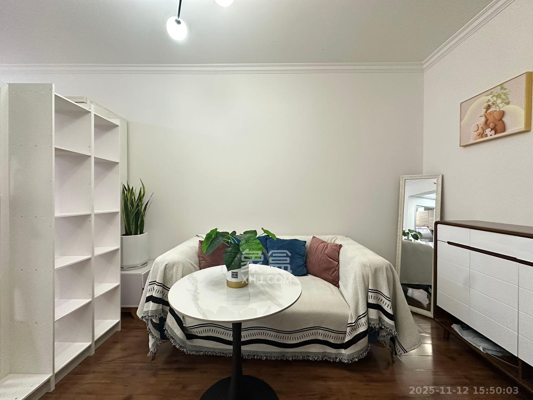 北辰三角洲E3区  1室1厅1卫    2200.0元/月