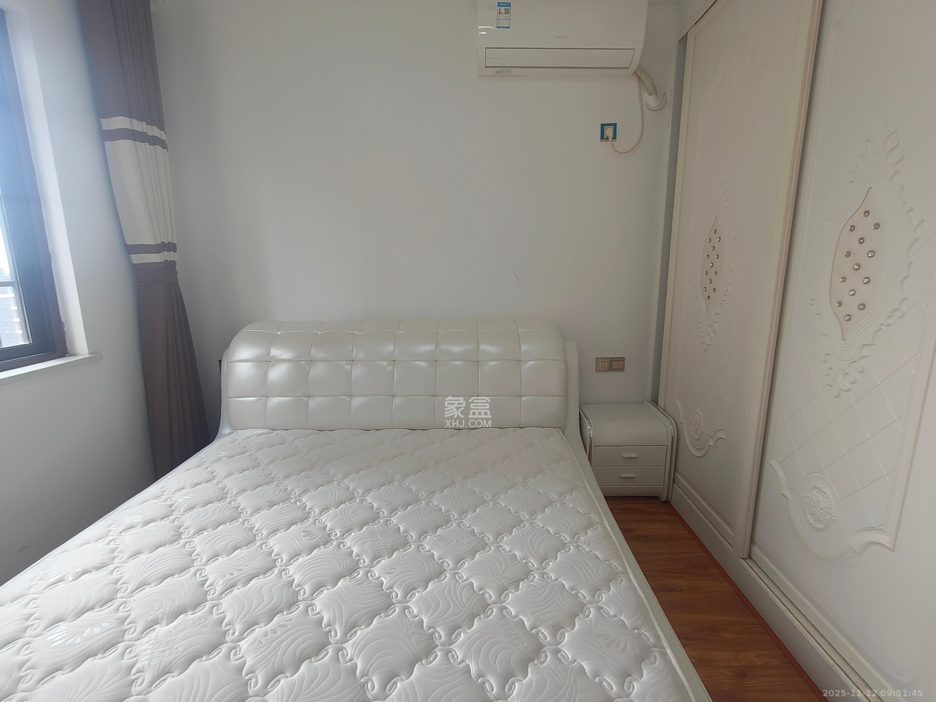 东方美地  4室2厅2卫    2800.0元/月室内图