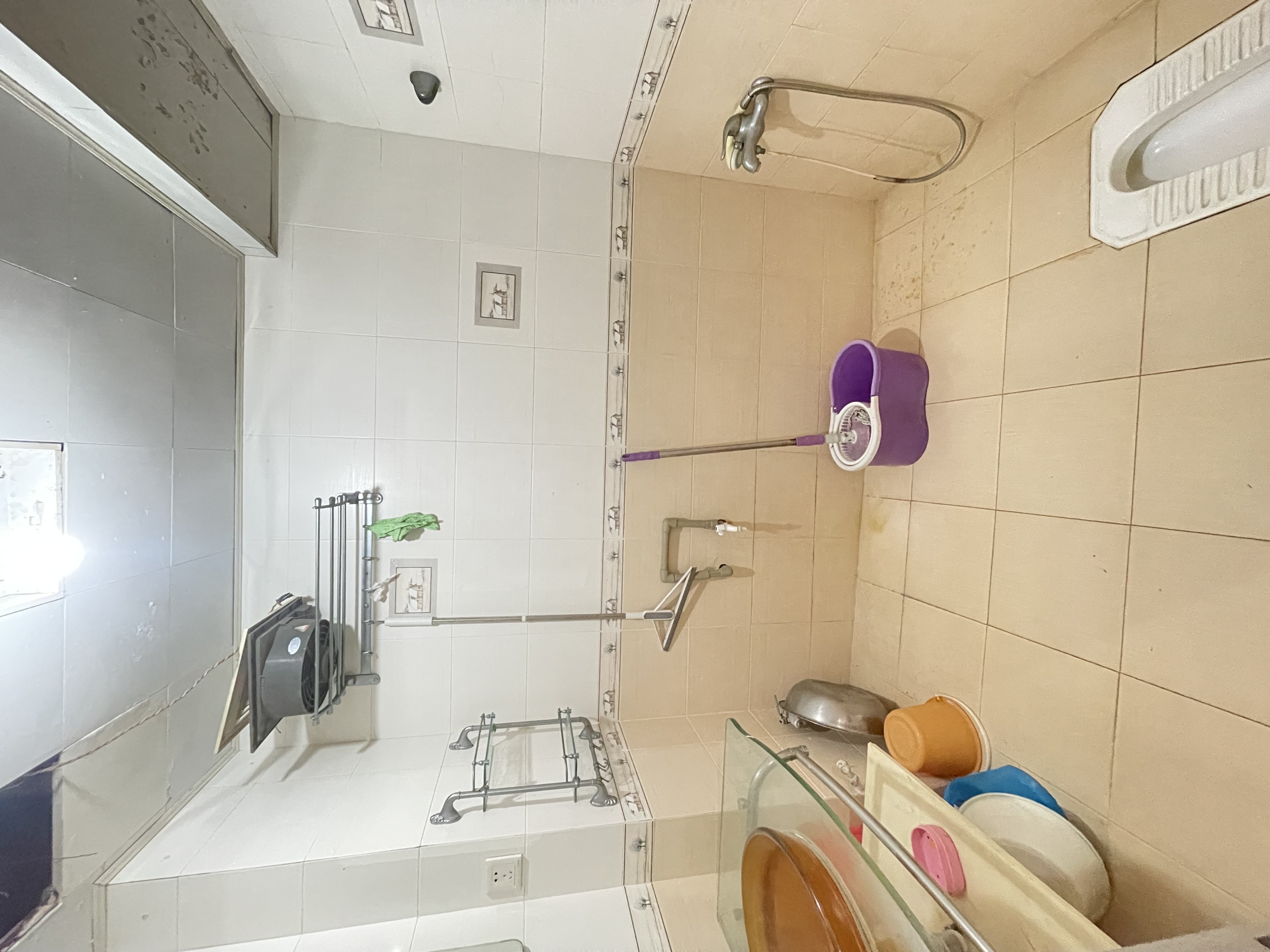 侨诚花园  3室2厅2卫    2500.0元/月室内图