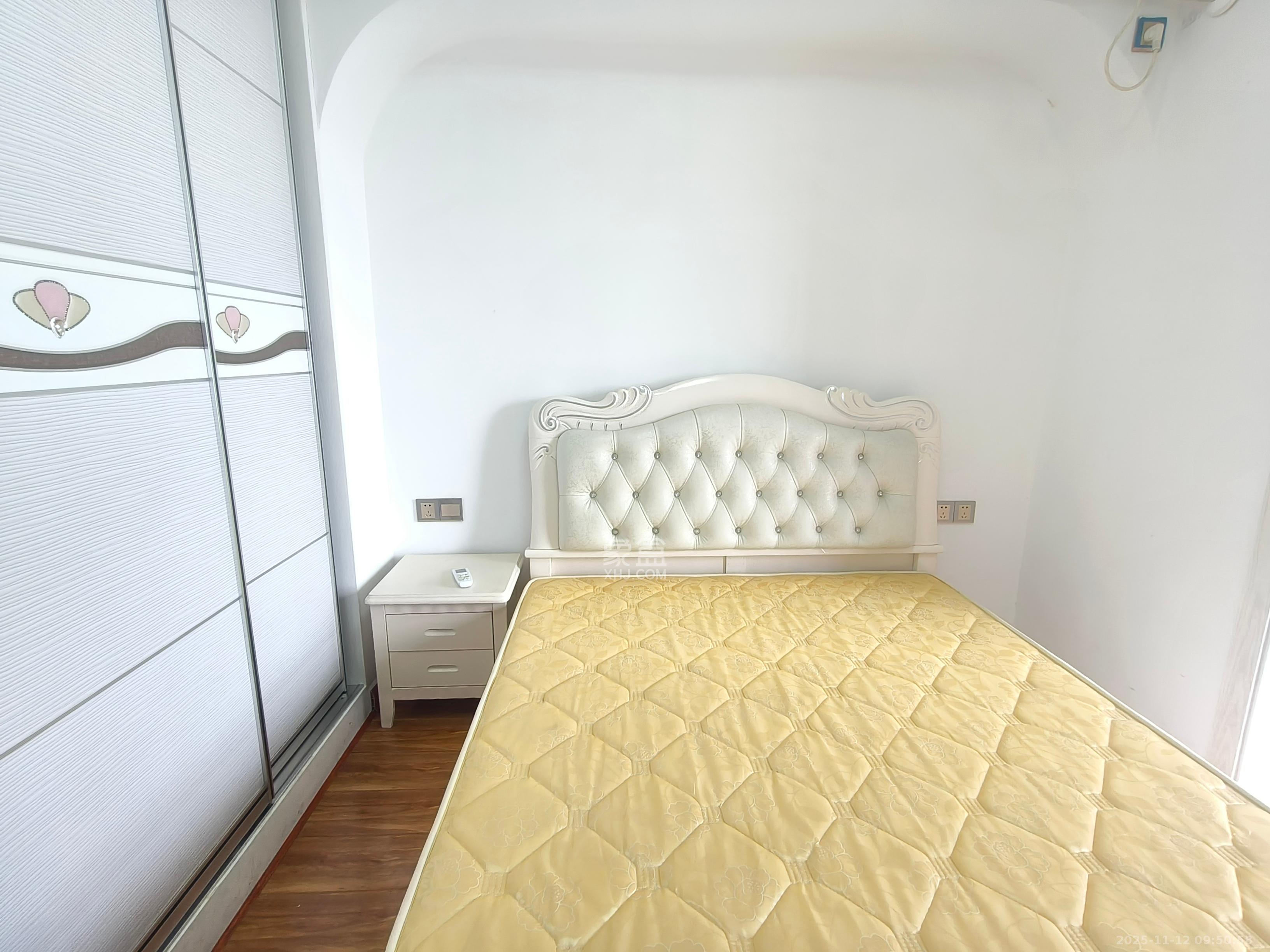 东方美地  4室2厅2卫    2800.0元/月室内图