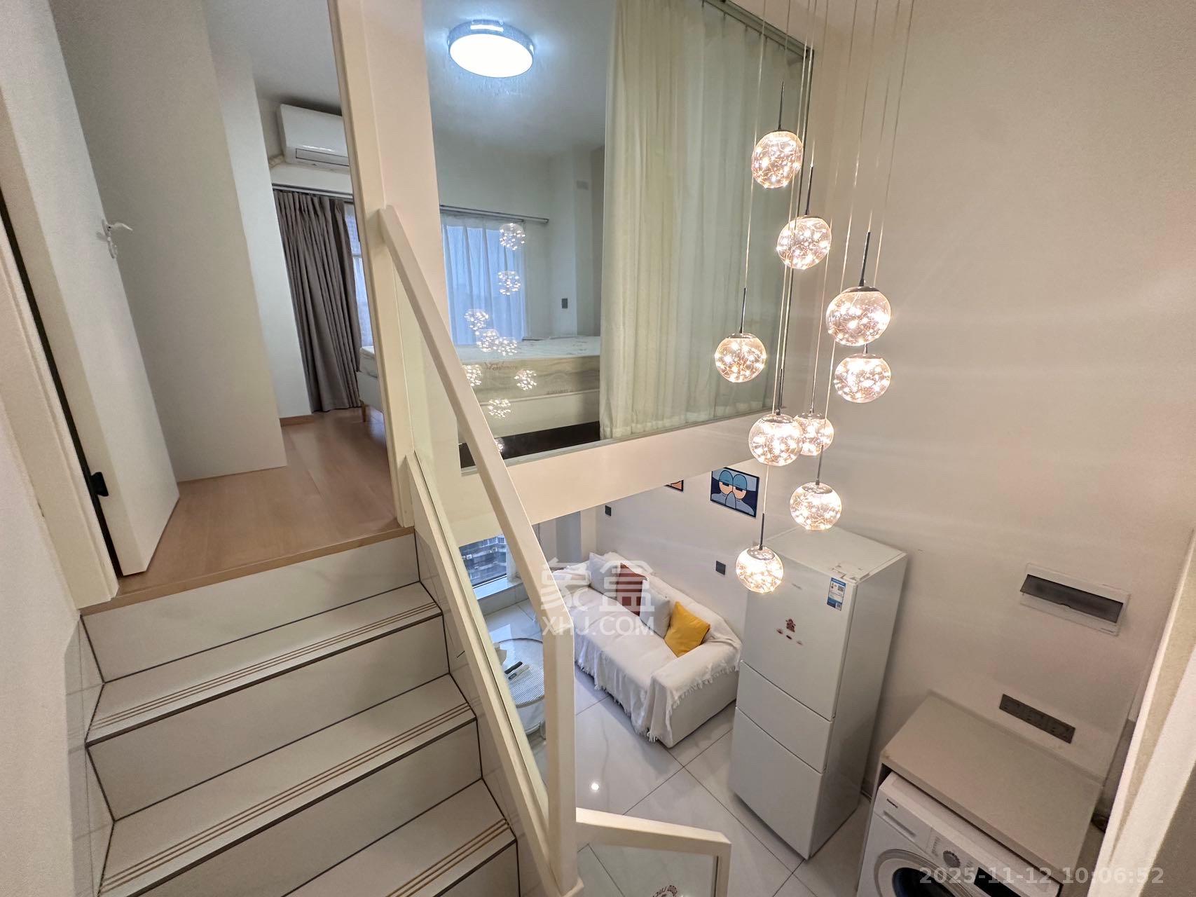 卓越江岸  2室1厅1卫    2500.0元/月室内图