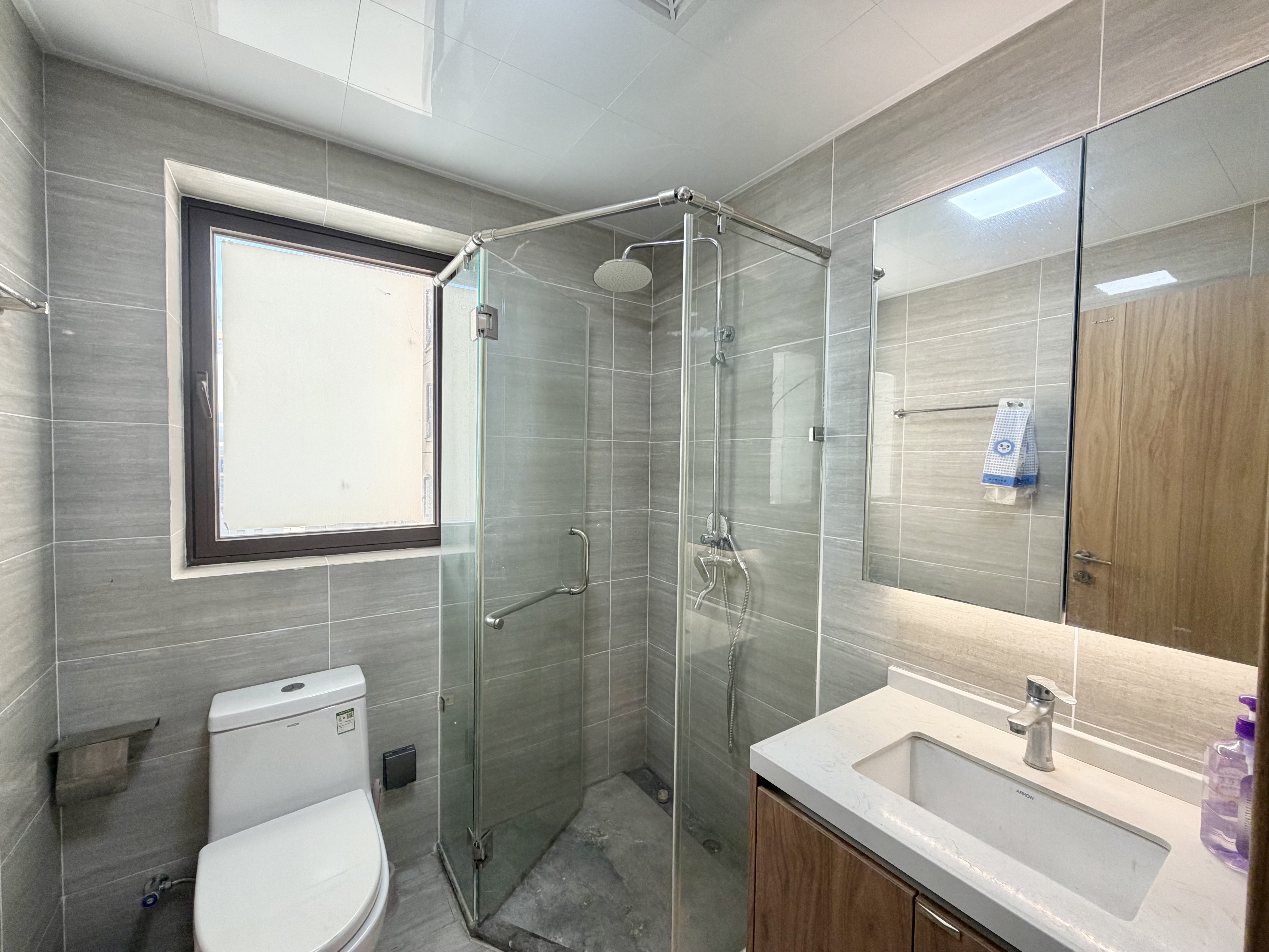 海航豪庭南苑  3室2厅2卫    5500.0元/月室内图