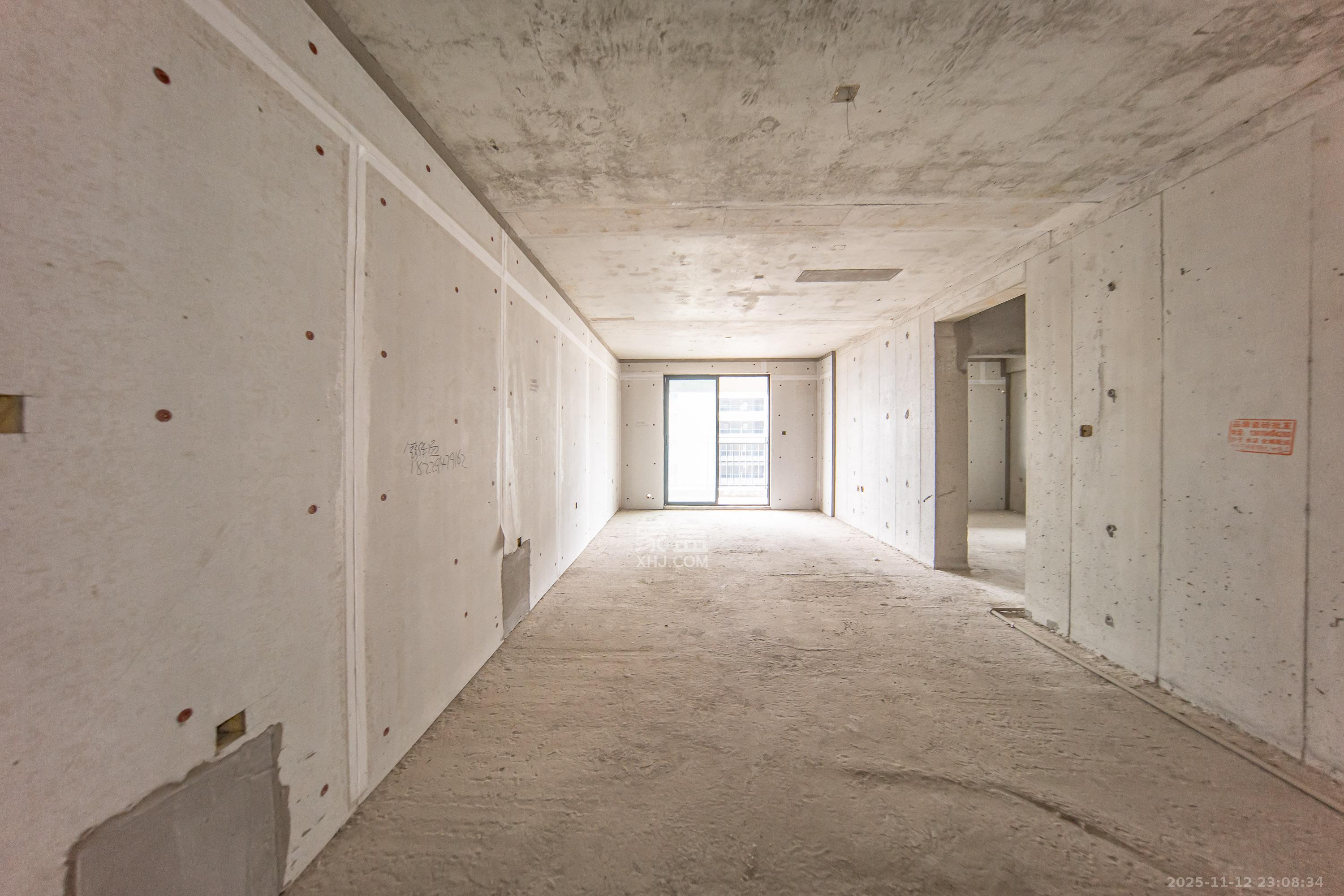 汉唐翰林府 3室2厅2卫 86.0万 汉唐翰林府 3室2厅2卫 86.0万客厅