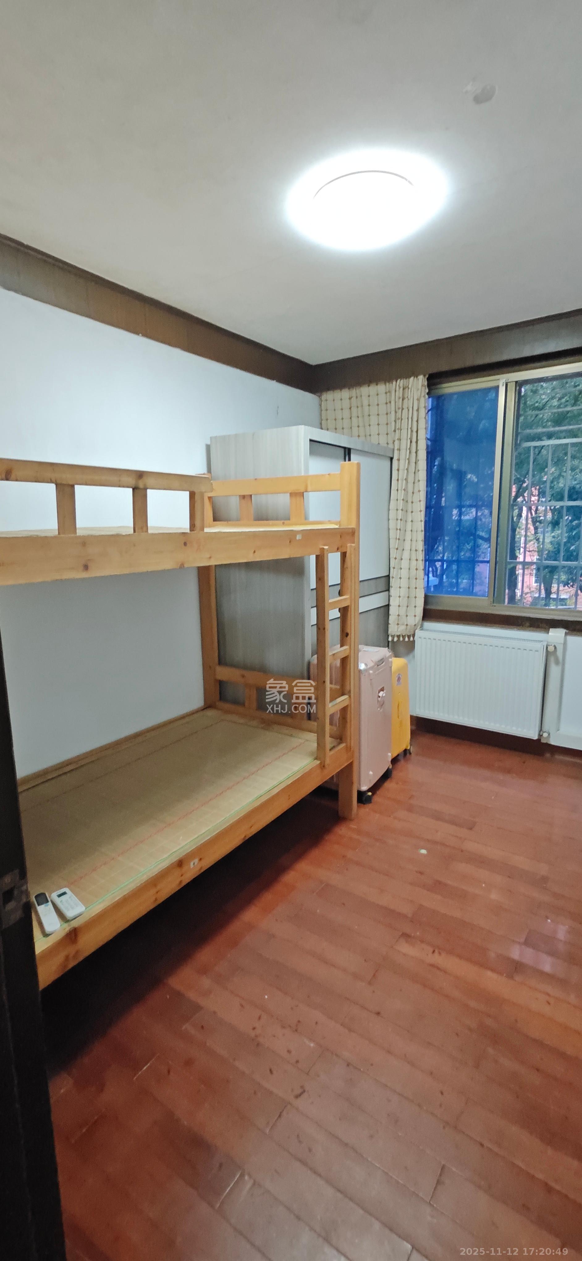 阳明山庄 3室1厅1卫 2100.0元/月 阳明山庄 3室1厅1卫 2100.0元/月室内图