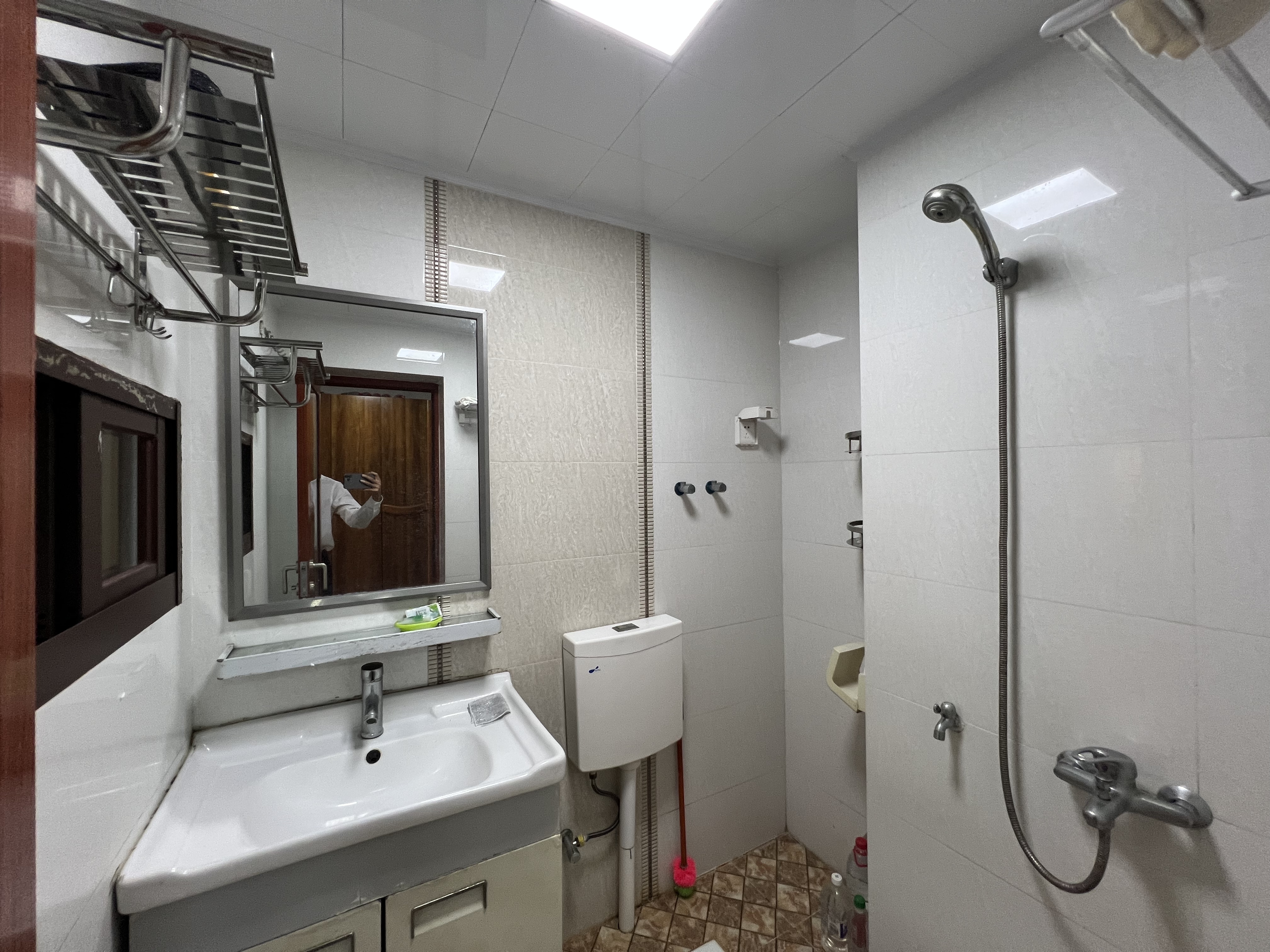 长信蓝郡 1室1厅1卫 1700.0元/月 长信蓝郡 1室1厅1卫 1700.0元/月室内图