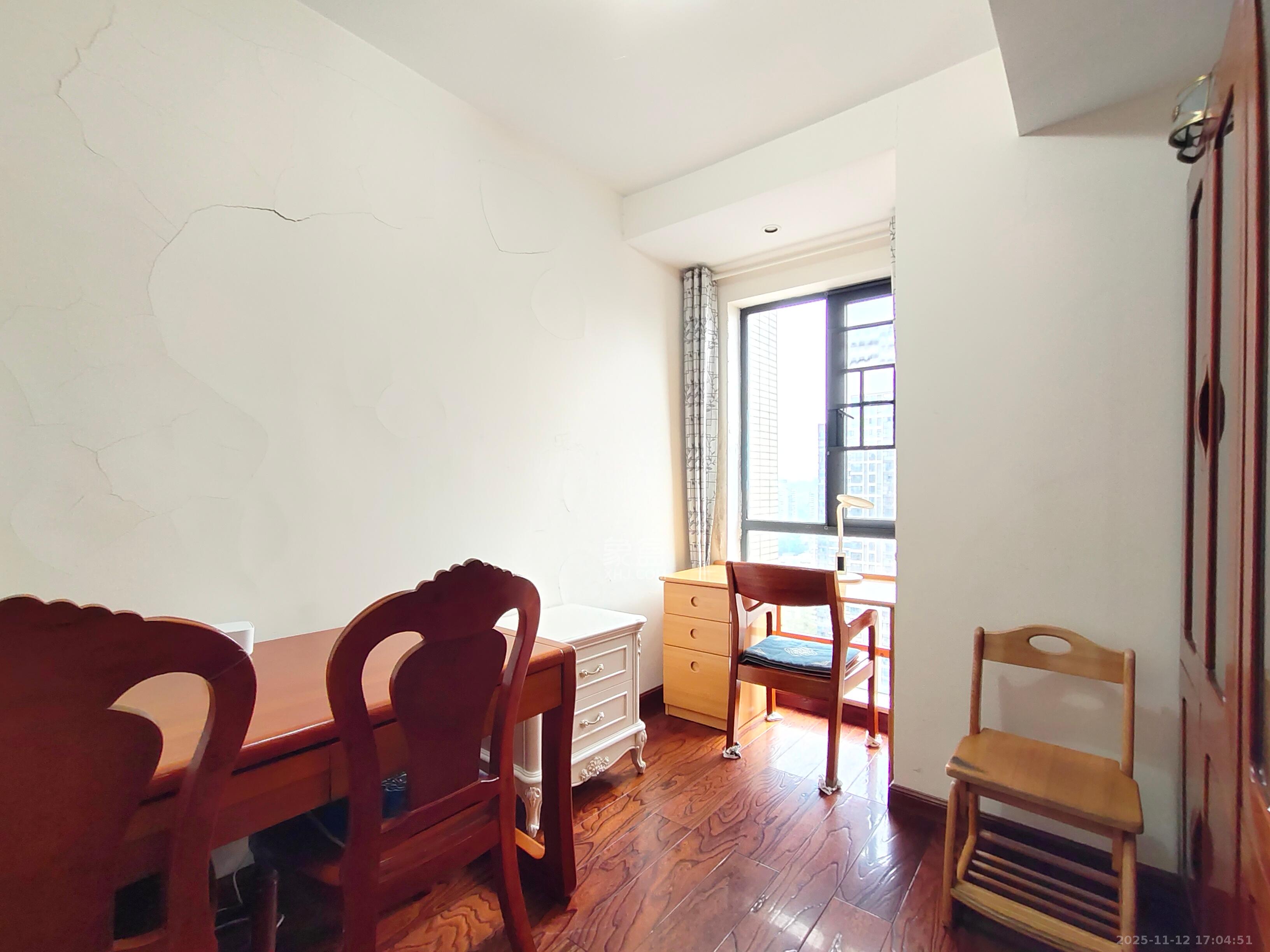 融科东南海  4室2厅2卫    4000.0元/月室内图