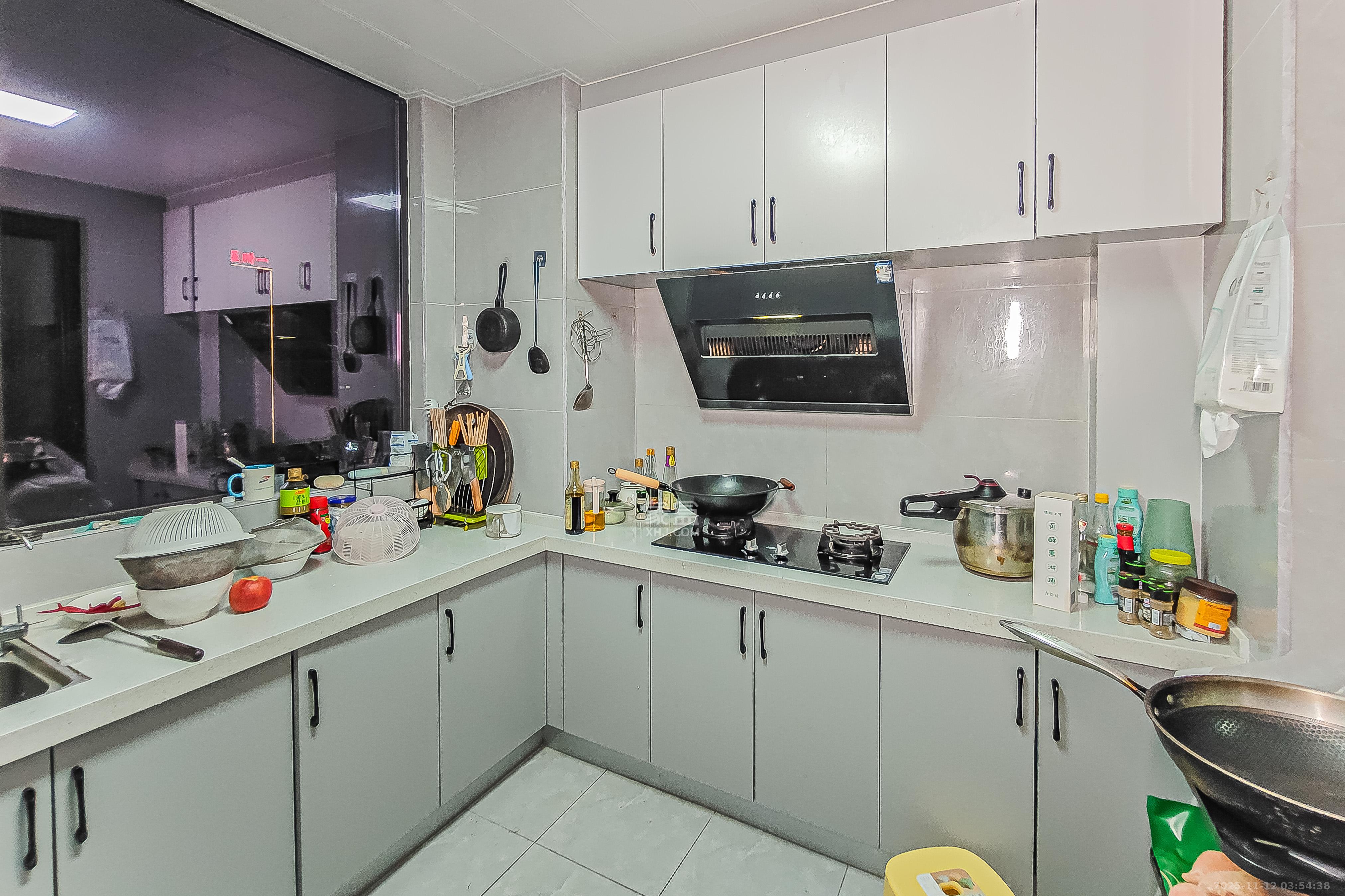 建发央玺(建发泱玺雅苑) 4室2厅3卫 325.0万 建发央玺(建发泱玺雅苑) 4室2厅3卫 325.0万厨房