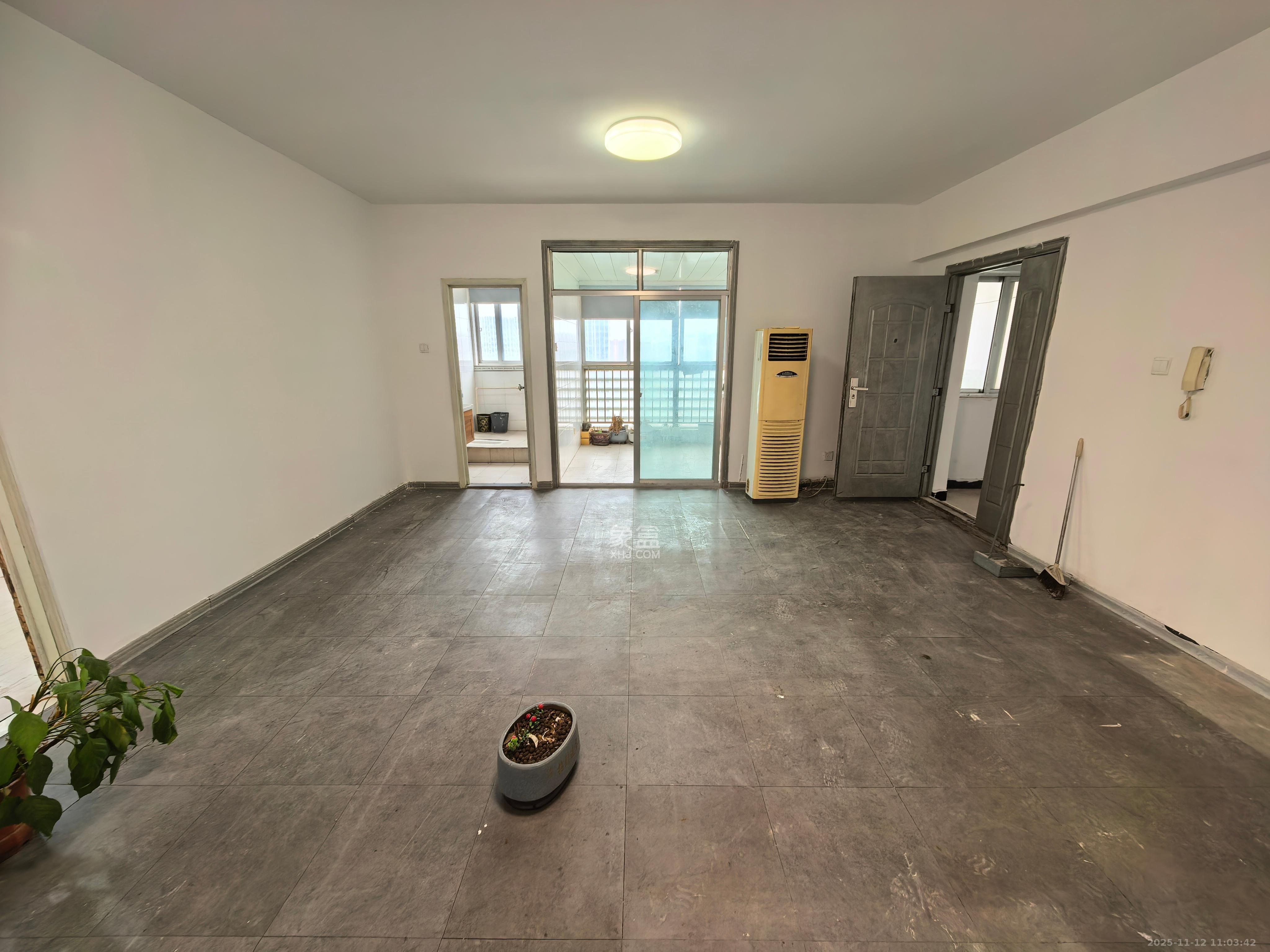 华菱新城地标  1室1厅1卫    2800.0元/月