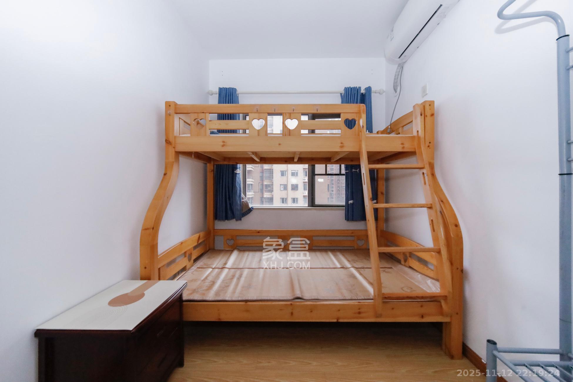 上海城小区  3室2厅2卫    88.0万卧室