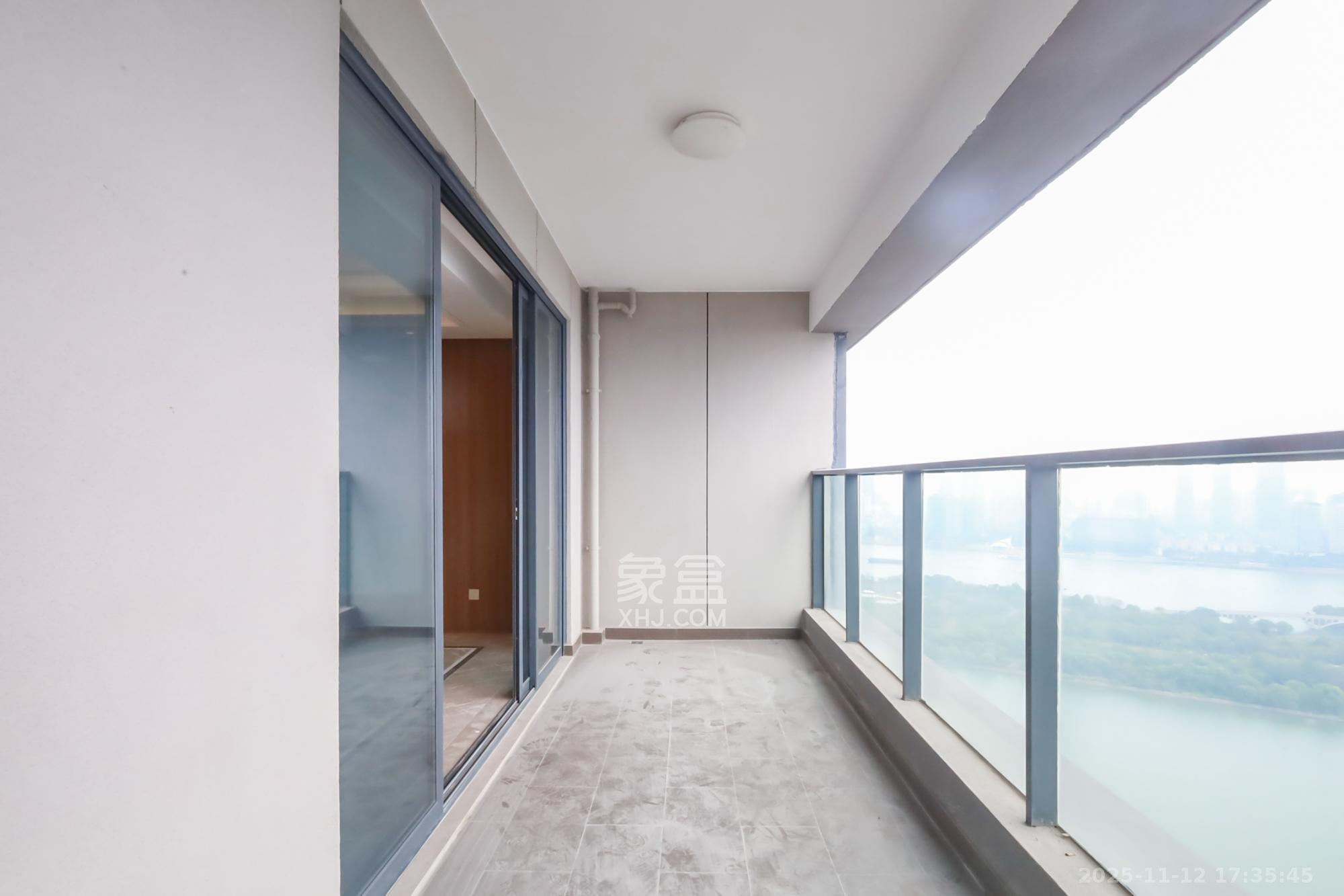 江山印  4室2厅3卫    720.0万阳台