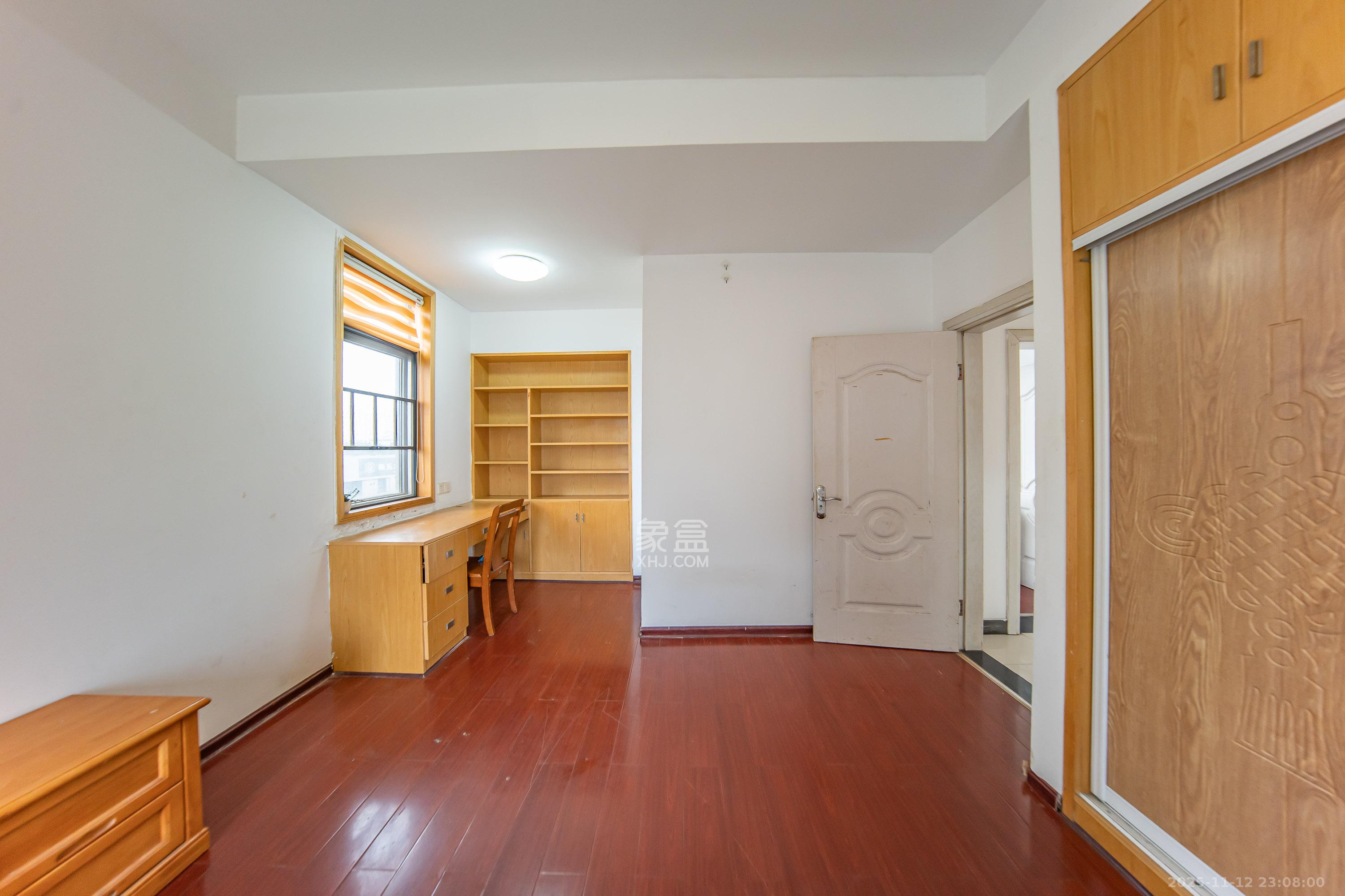 枫华府第 3室2厅2卫 63.8万 枫华府第 3室2厅2卫 63.8万卧室