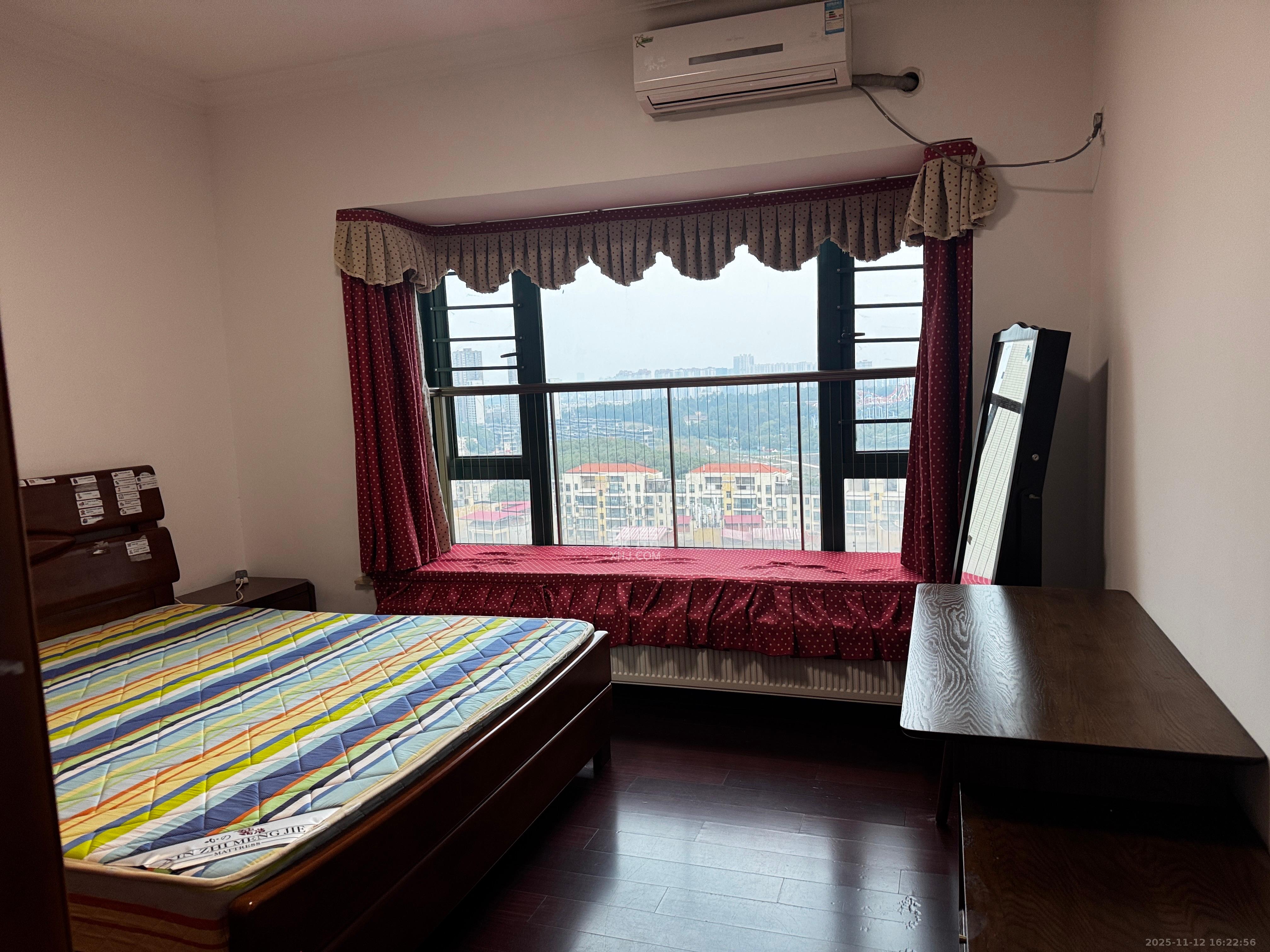 恒大雅苑  1室2厅1卫    2700.0元/月室内图