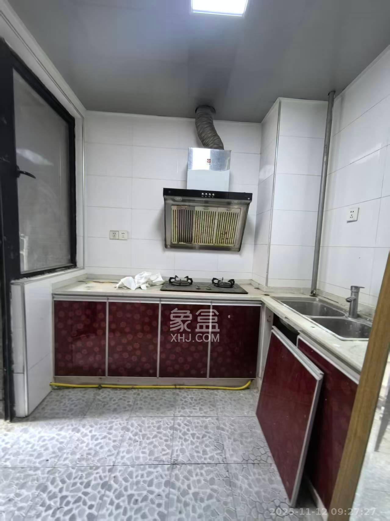 鑫远湘府华城  1室2厅1卫    1800.0元/月室内图