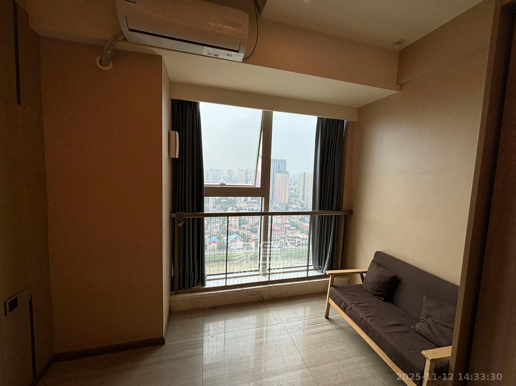 恒大誉府（融誉商业中心）  1室1厅1卫    1700.0元/月室内图