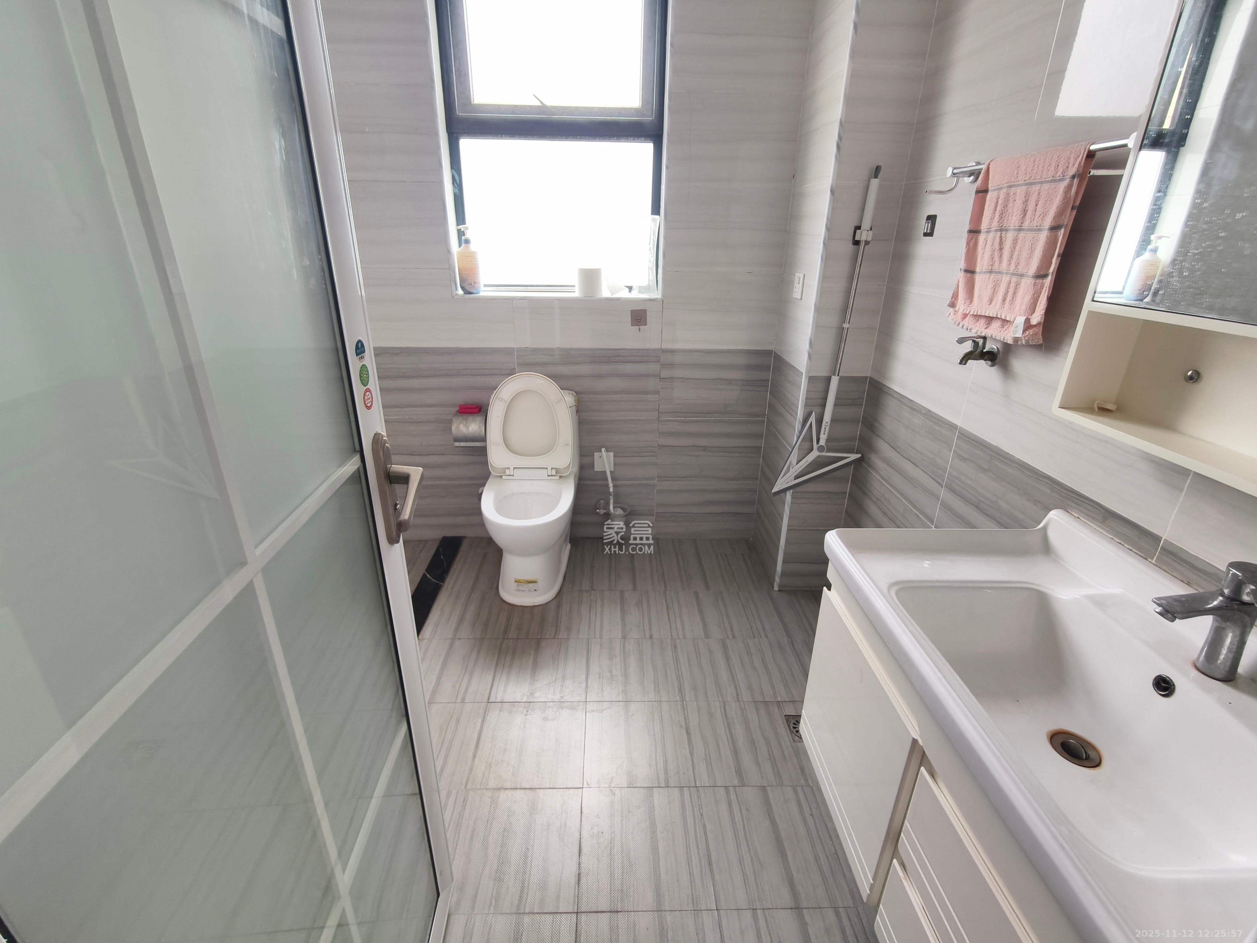 湘江锦绣 3室2厅2卫 2600.0元/月 湘江锦绣 3室2厅2卫 2600.0元/月室内图