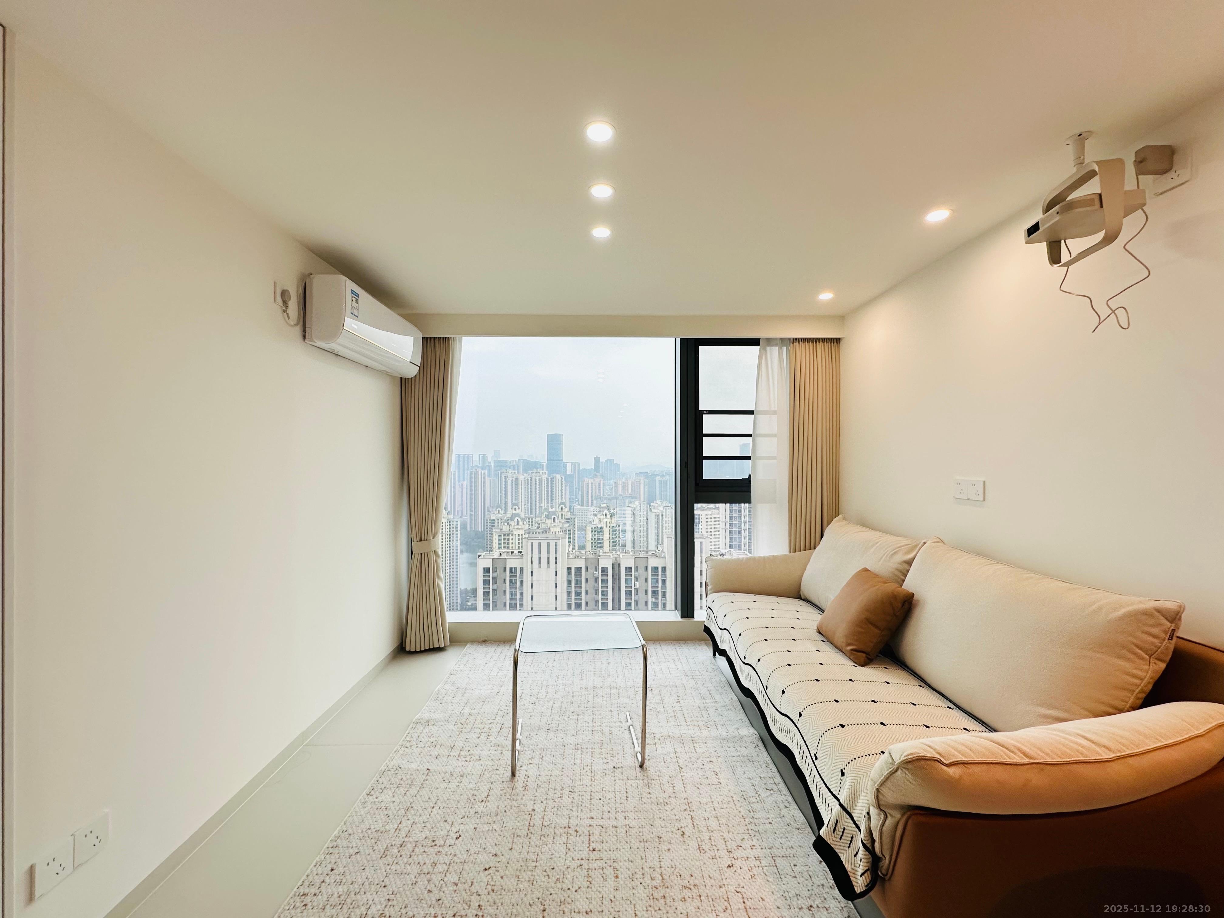 卓越中寰  2室1厅1卫    3200.0元/月