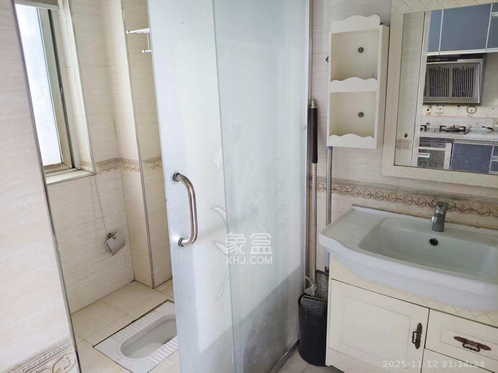 爵世名邸东湖（东湖壹号企业总部基地）  3室2厅1卫    2200.0元/月室内图