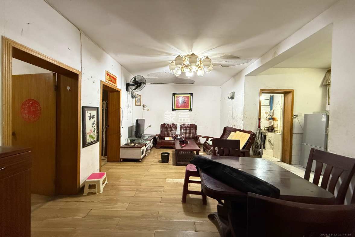 汽制宿舍 2室2厅1卫 1200.0元/月 汽制宿舍 2室2厅1卫 1200.0元/月室内图