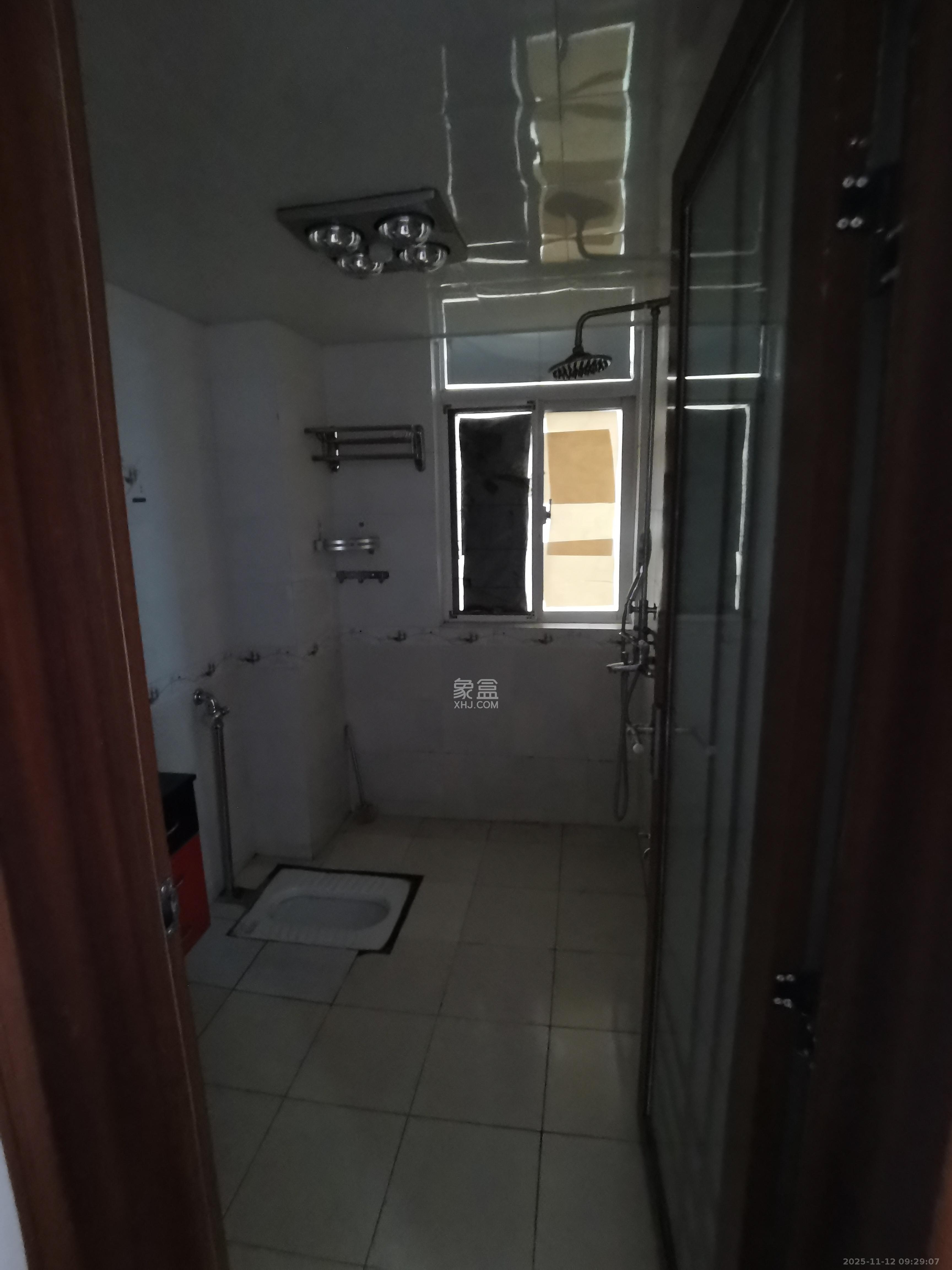 顺天黄金海岸  3室2厅2卫    2600.0元/月室内图