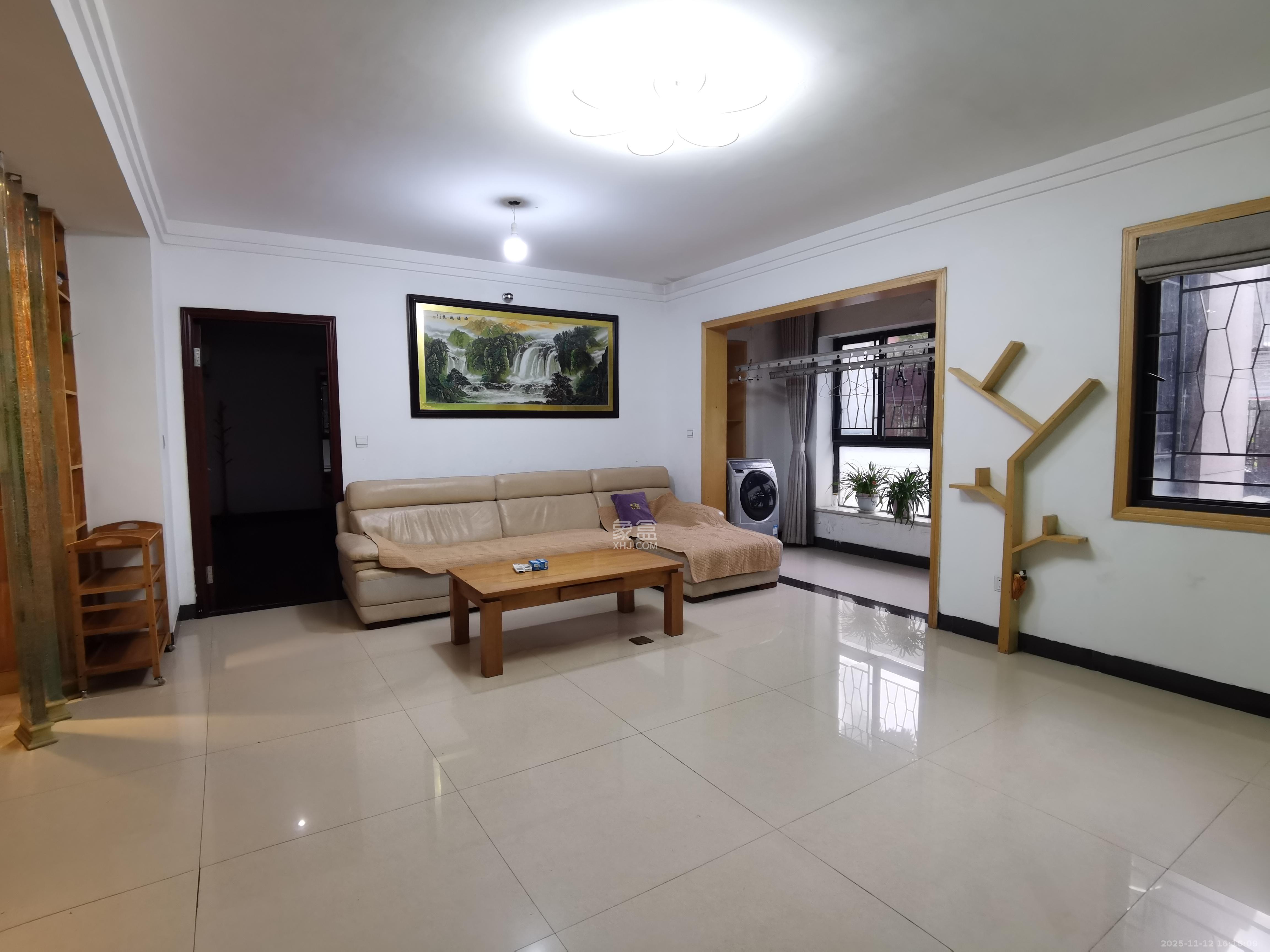 三一街区 3室2厅2卫 1800.0元/月 三一街区 3室2厅2卫 1800.0元/月室内图