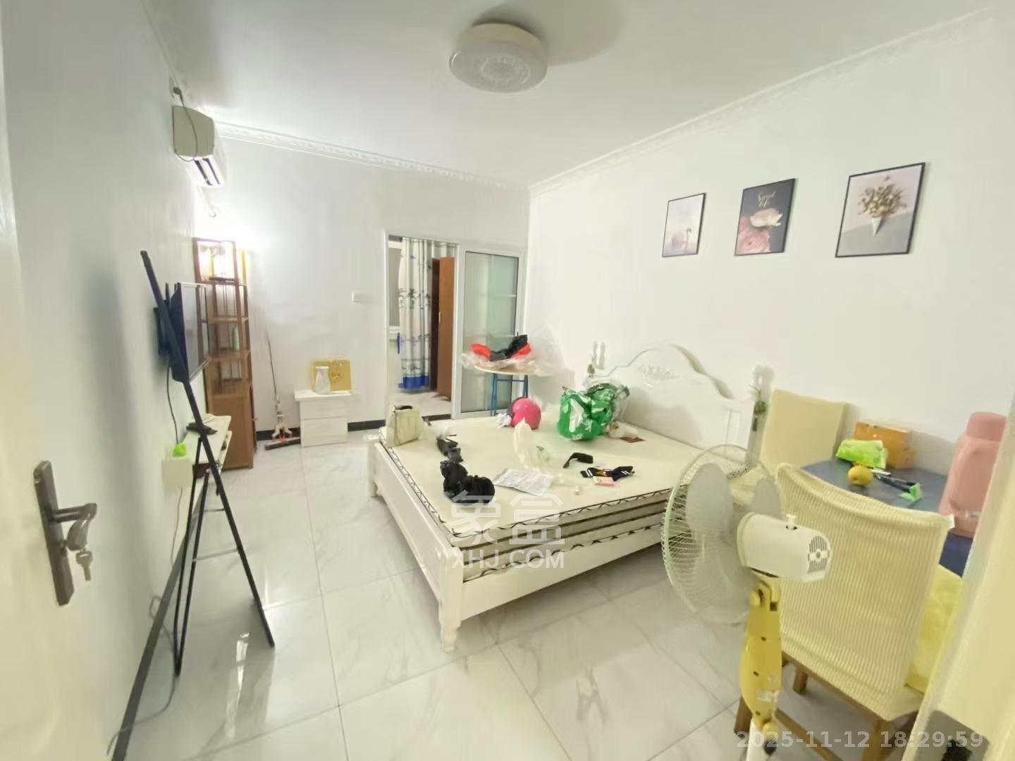 茅亭子  1室0厅1卫    1600.0元/月室内图