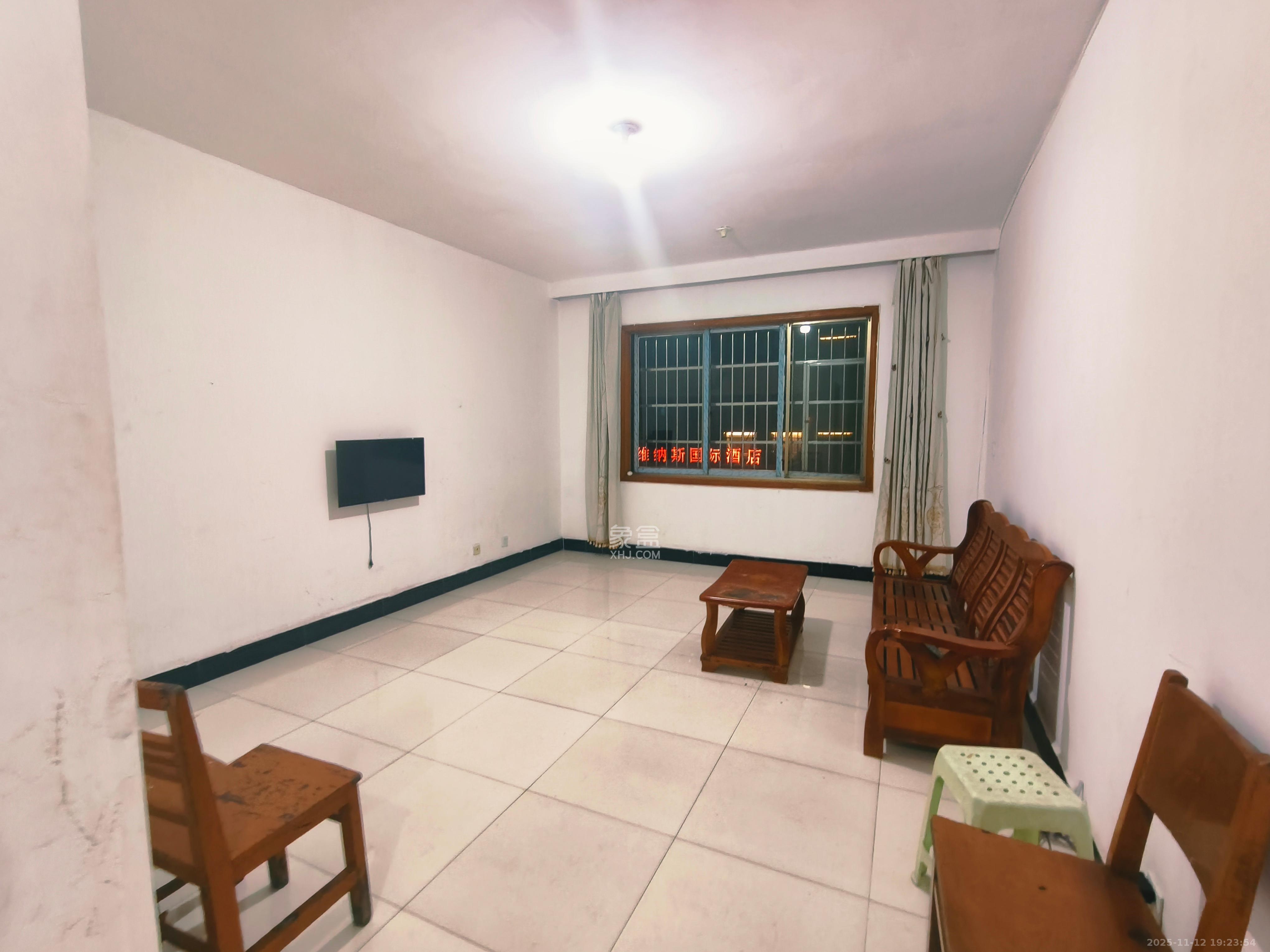 大塘小区 1室0厅0卫 1600.0元/月 大塘小区 1室0厅0卫 1600.0元/月室内图