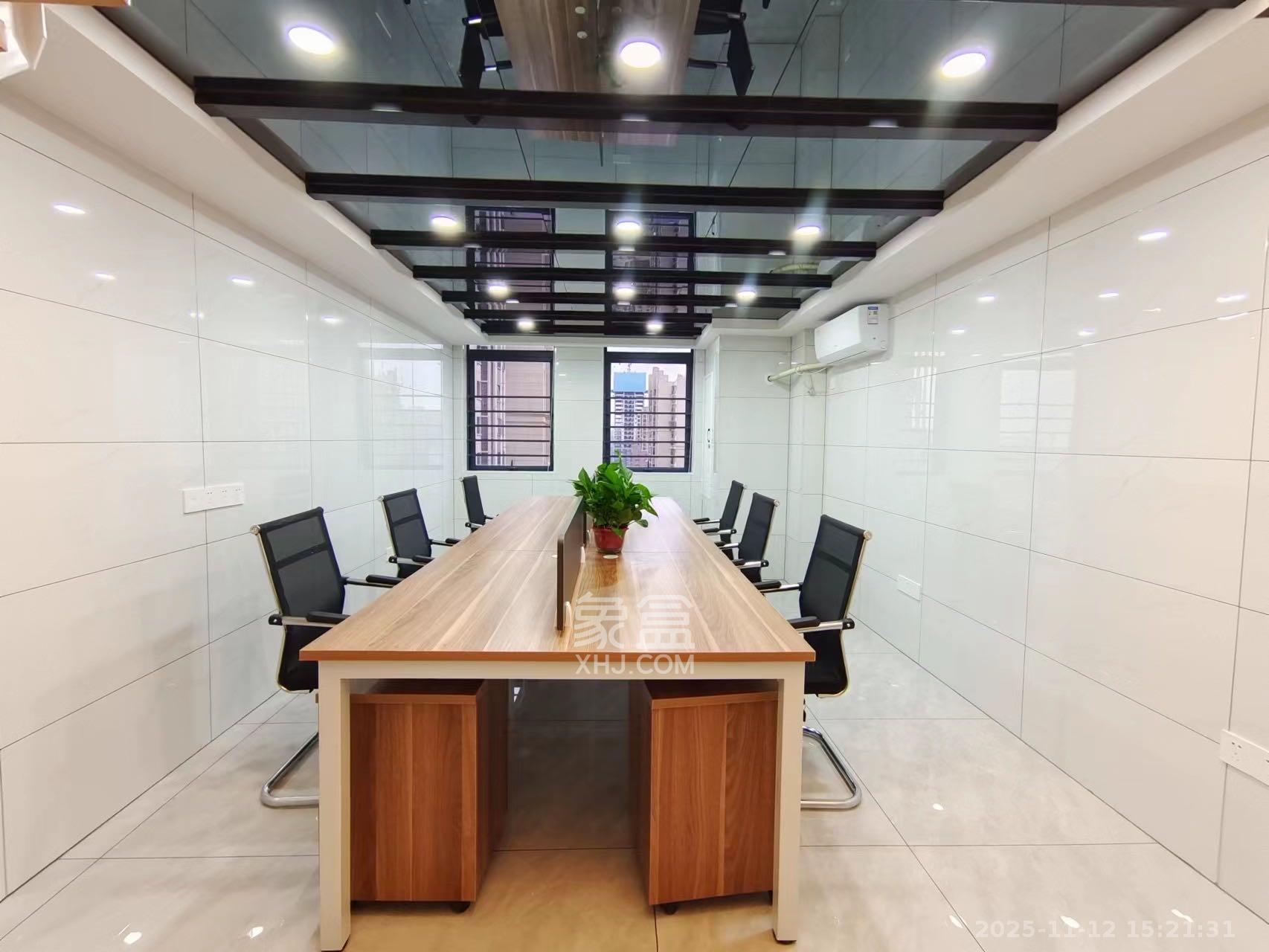 华润置地广场二期  1室1厅1卫    1600.0元/月