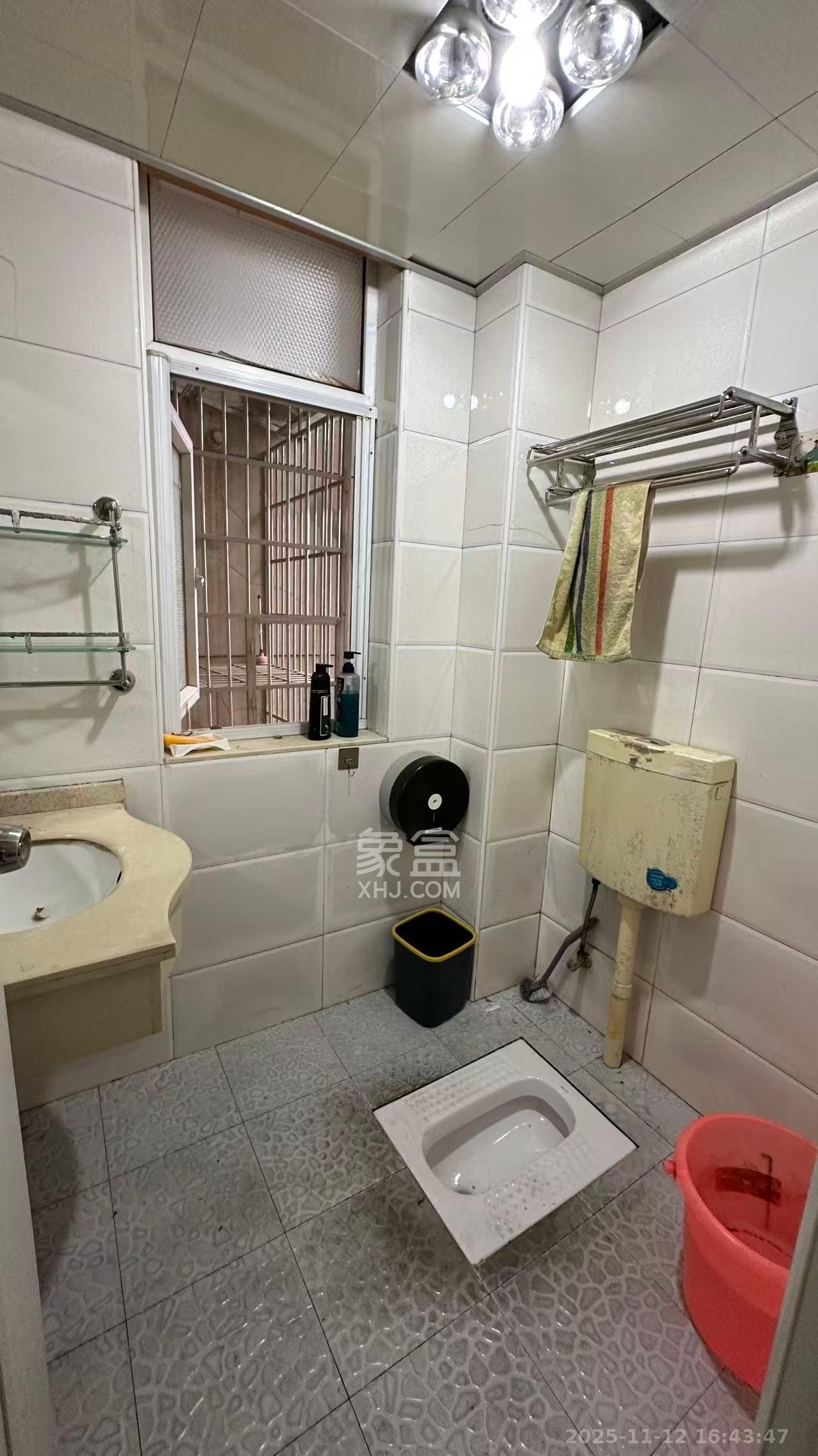 芙蓉苑 2室2厅1卫 1900.0元/月 芙蓉苑 2室2厅1卫 1900.0元/月室内图