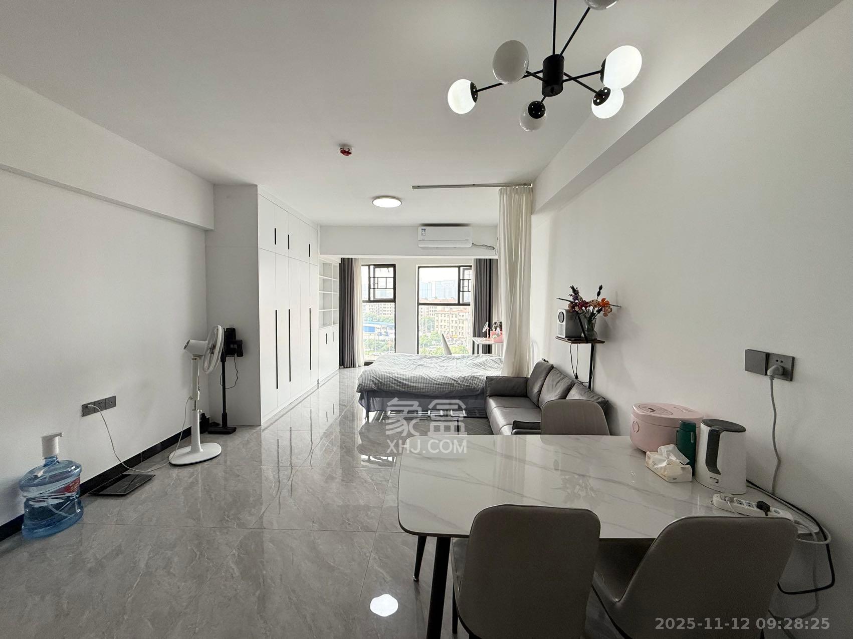 德庆水韵山城  1室1厅1卫    1500.0元/月