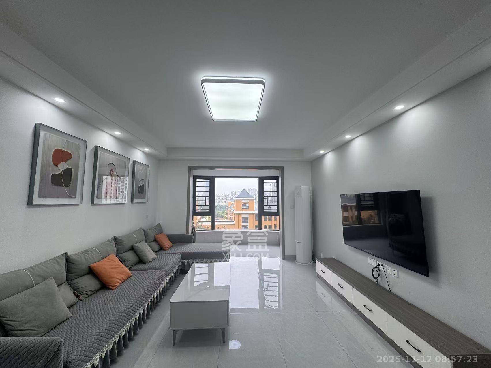 嘉雨东苑  3室1厅2卫    4200.0元/月