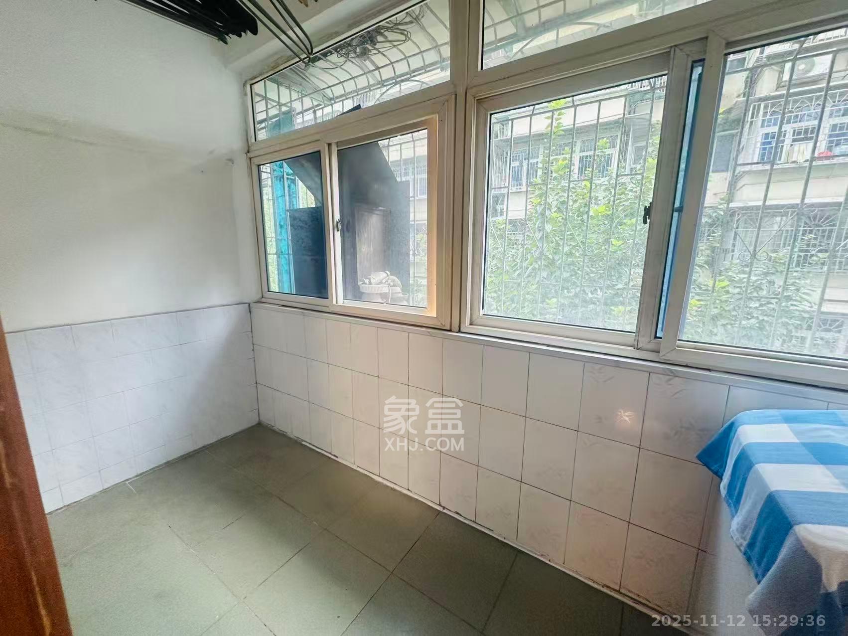 楚湘街二条巷散盘  2室1厅1卫    1800.0元/月室内图