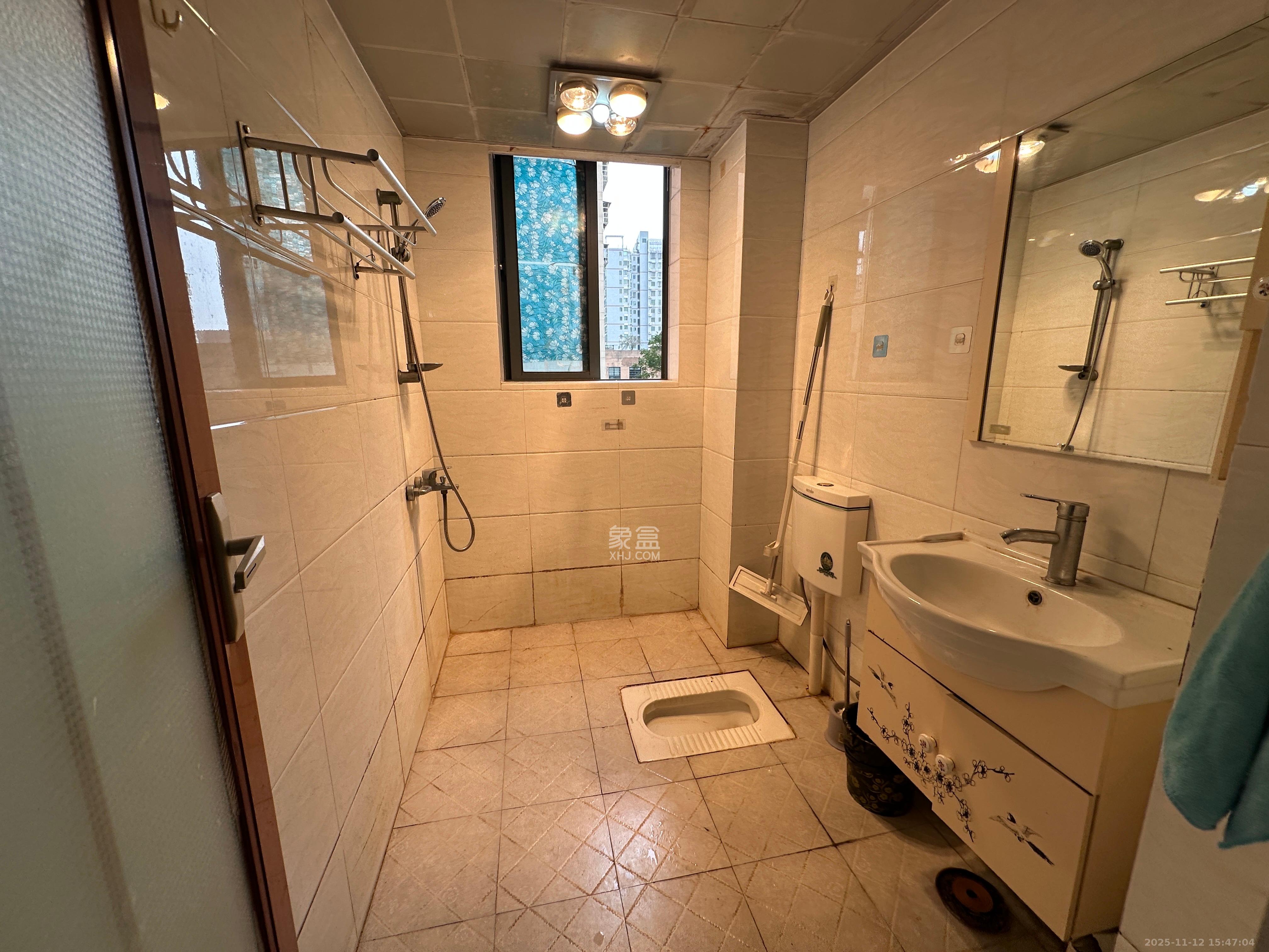 翡翠华庭 2室2厅1卫 1800.0元/月 翡翠华庭 2室2厅1卫 1800.0元/月室内图