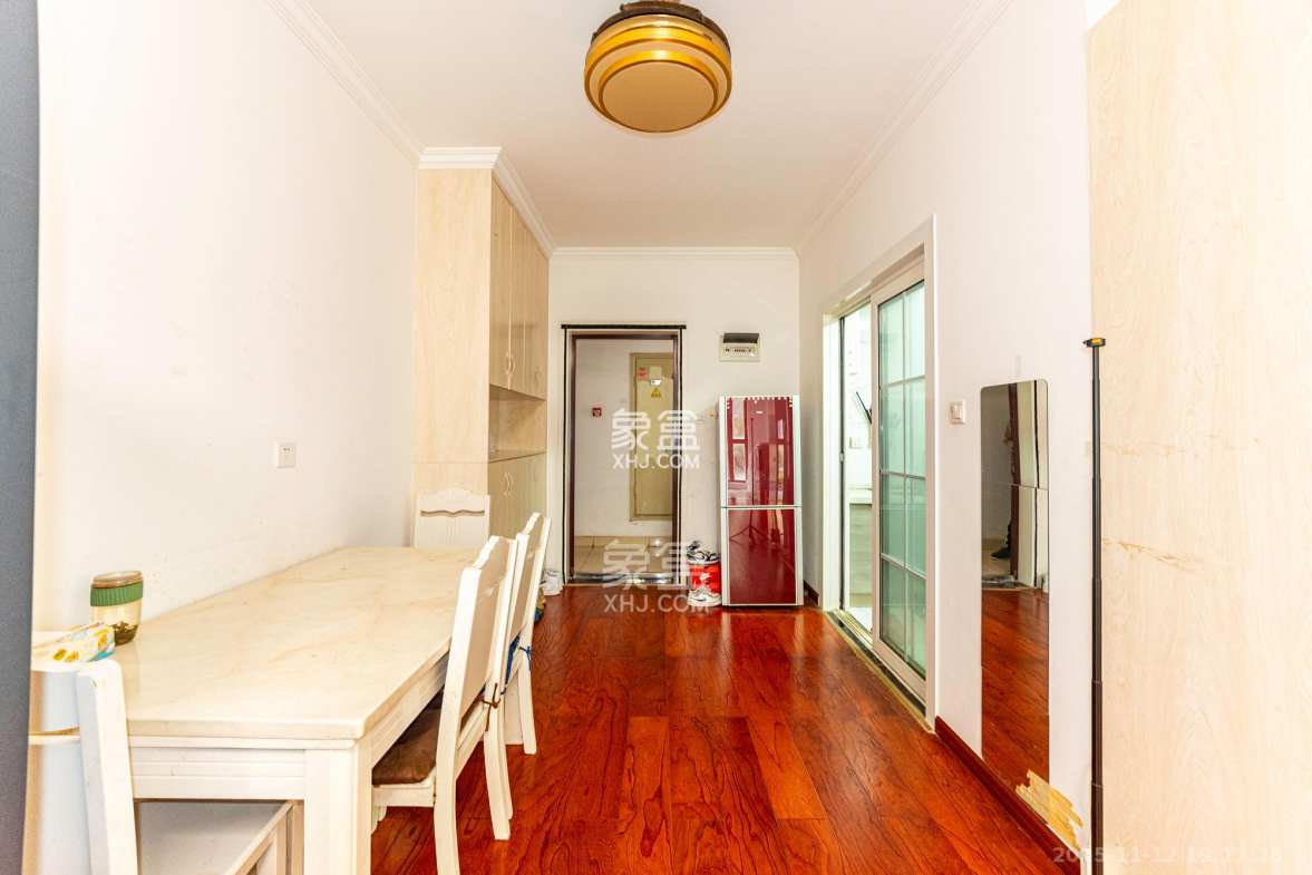 MOMA当代广场 3室1厅1卫 55.0万 MOMA当代广场 3室1厅1卫 55.0万客厅