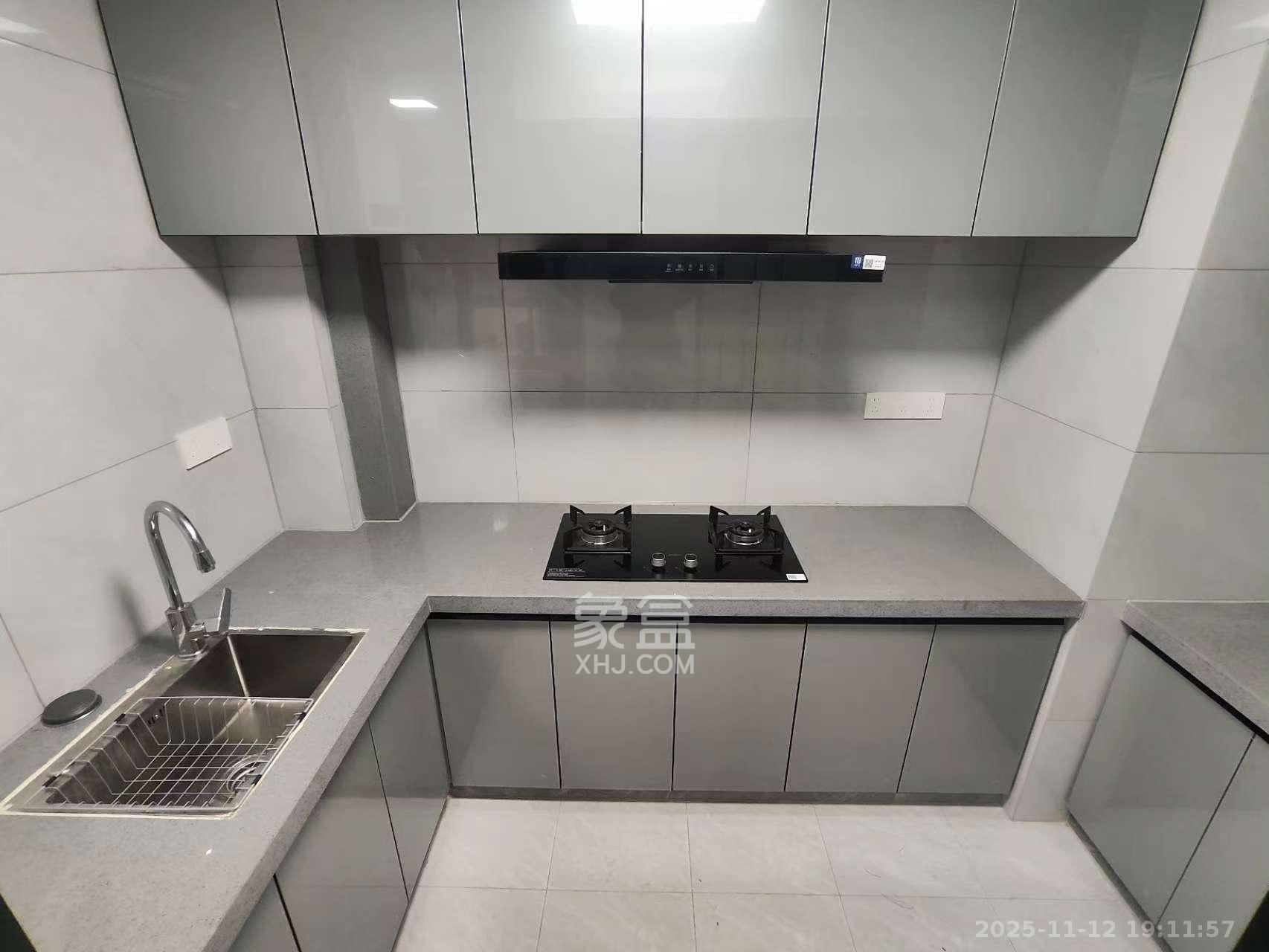 明发阅江悦府  3室2厅2卫    2200.0元/月室内图