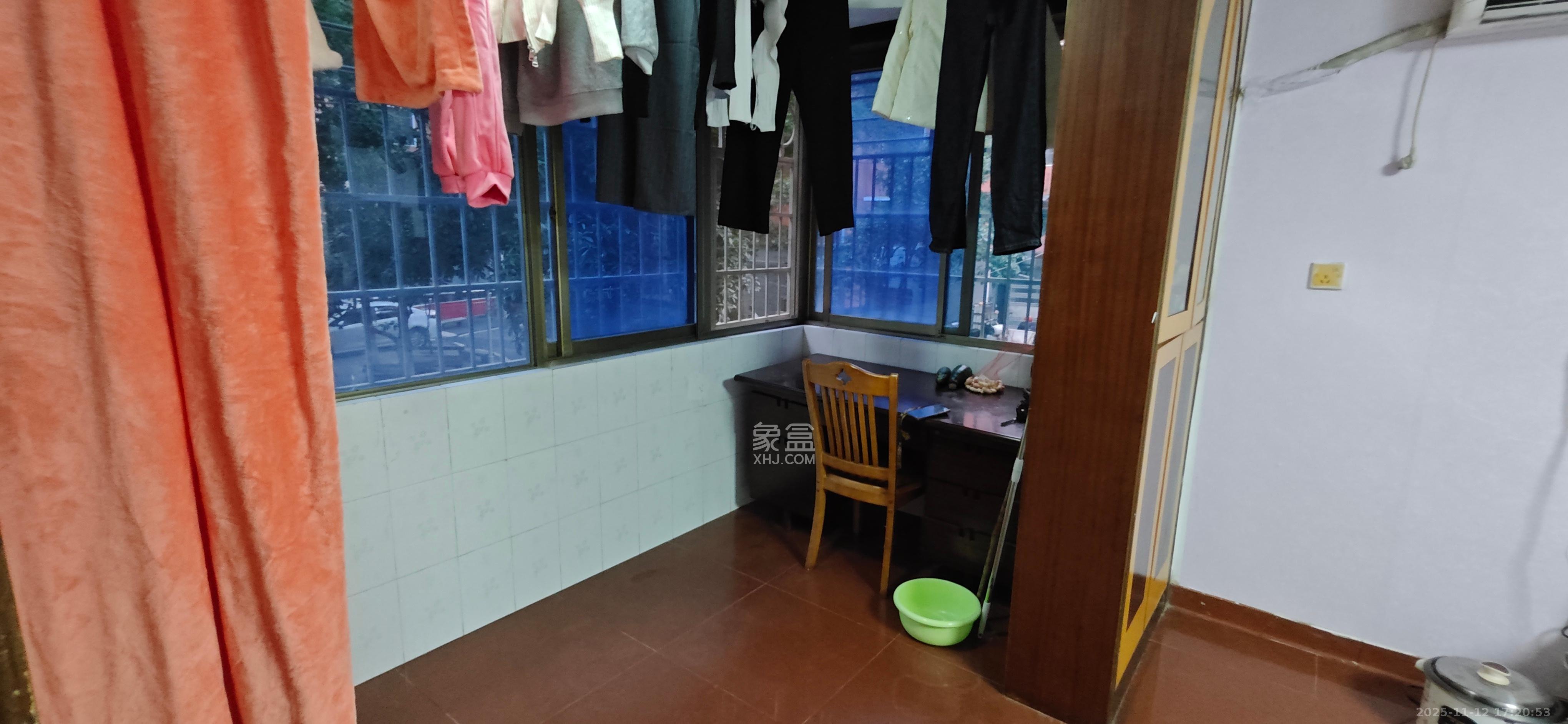 阳明山庄 3室1厅1卫 2100.0元/月 阳明山庄 3室1厅1卫 2100.0元/月室内图